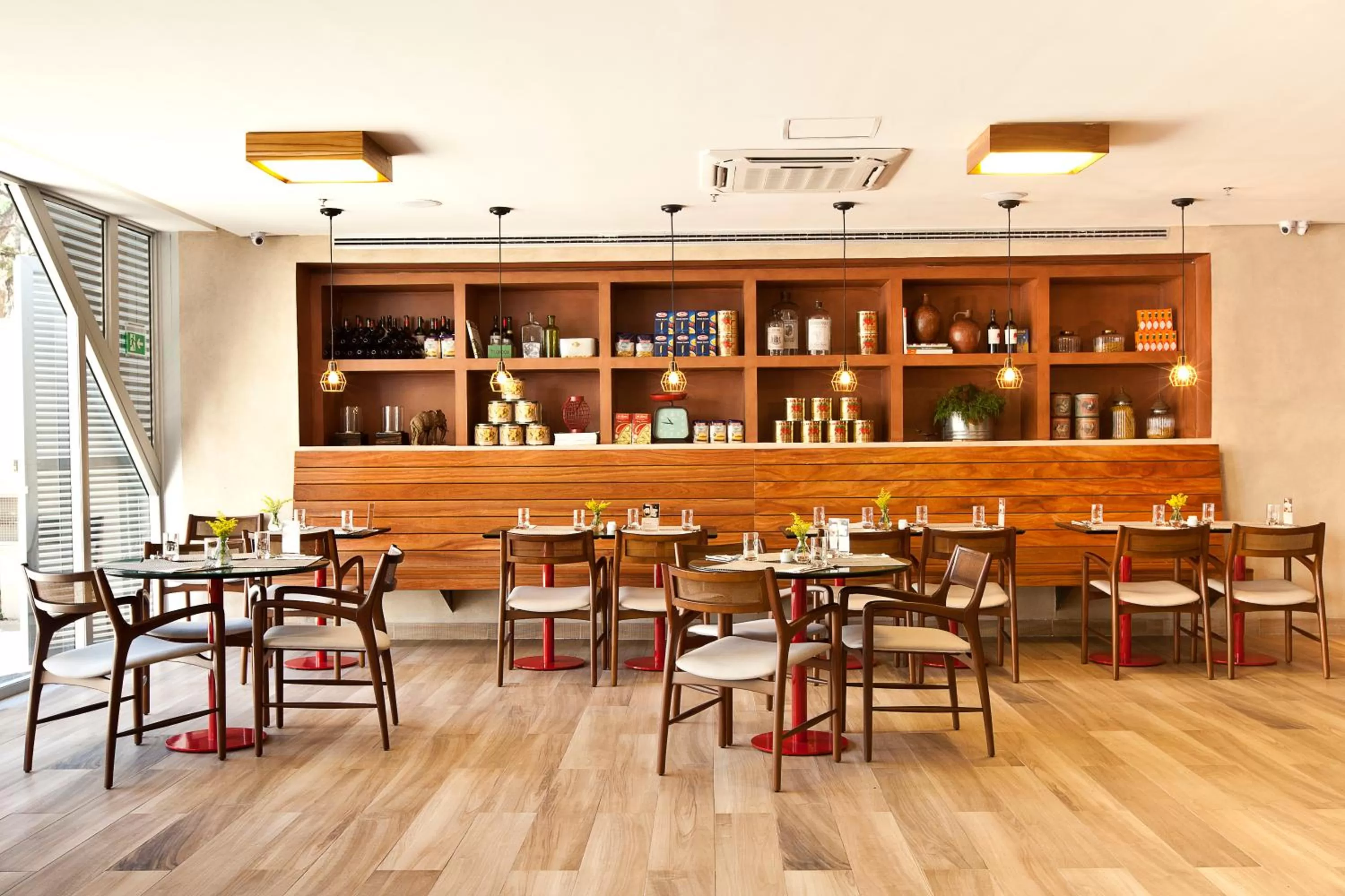 Restaurant/places to eat in eSuites Savassi Toscanini