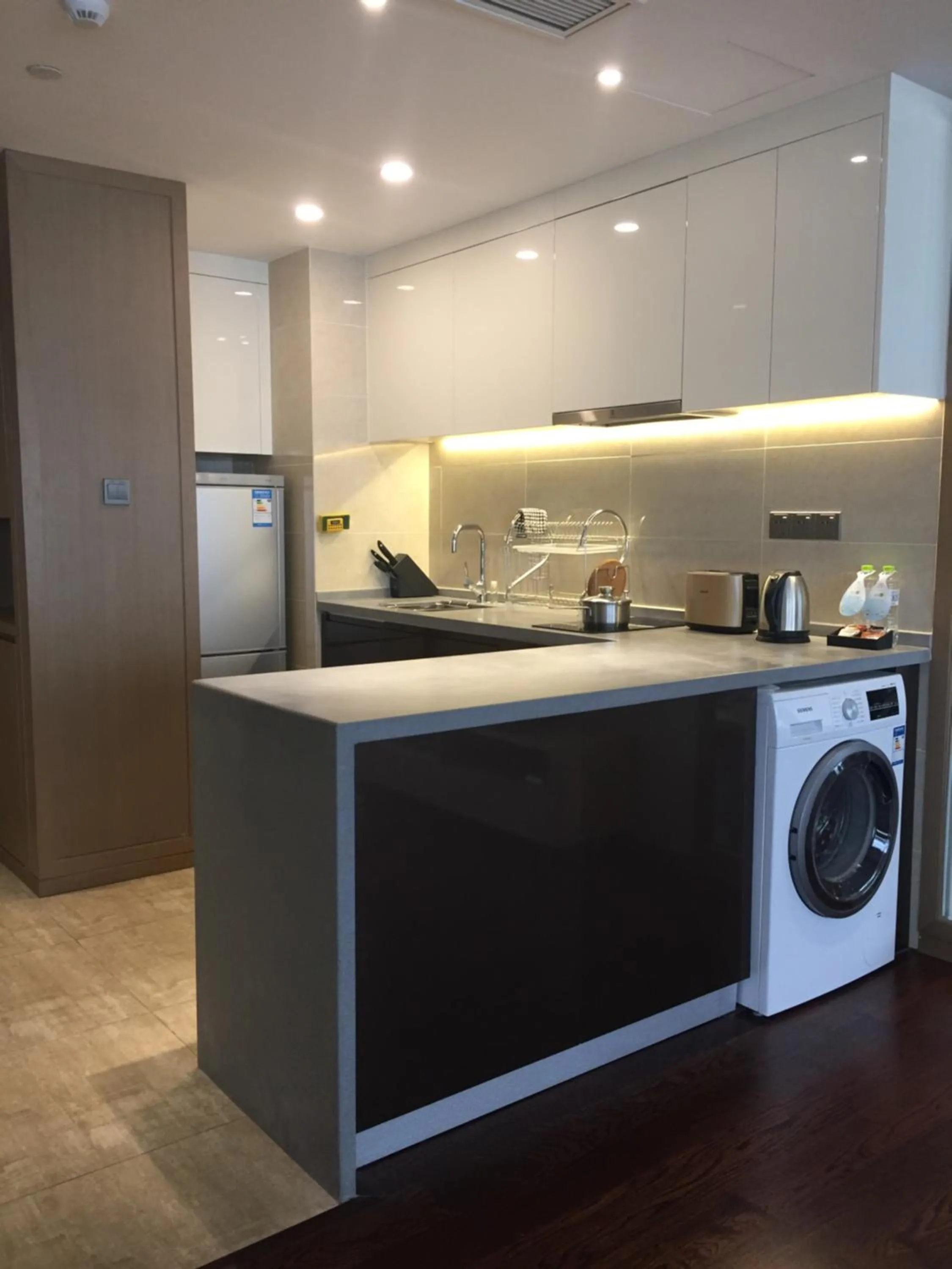 Kitchen or kitchenette in Somerset Yangtze River Chongqing