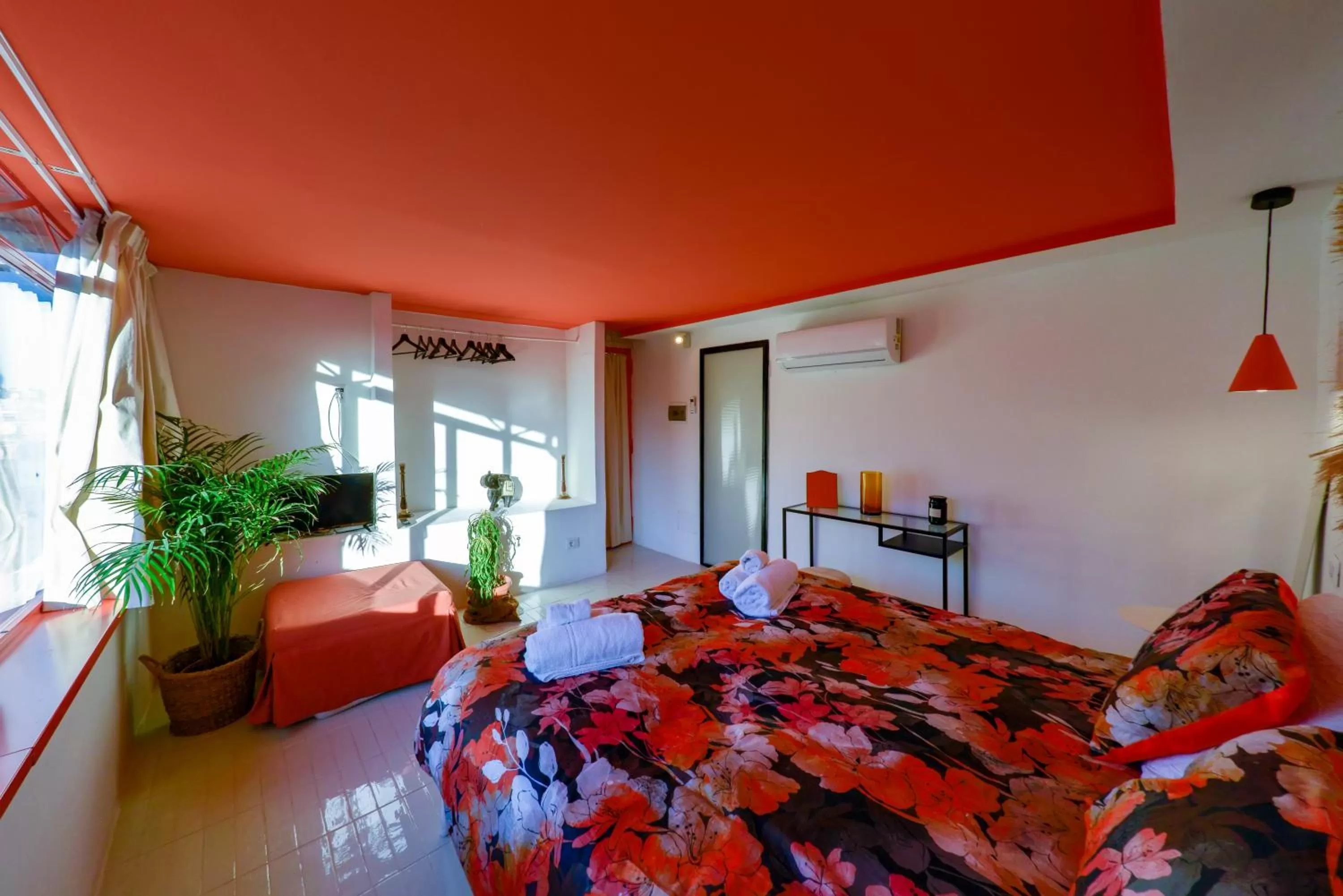 Photo of the whole room in B&B Toledo Panoramic Rooftop with terrace