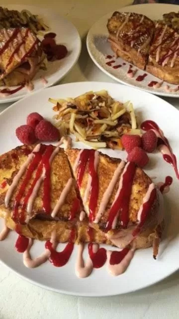 Breakfast in Old Saco Inn