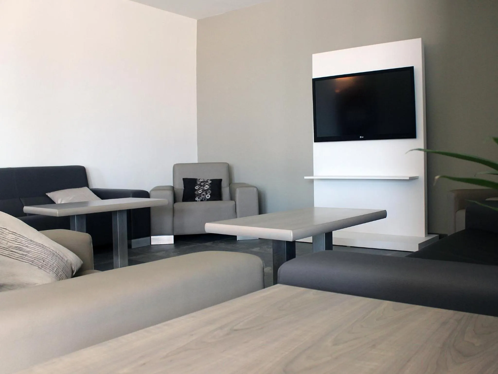 Communal lounge/ TV room in Rocatel