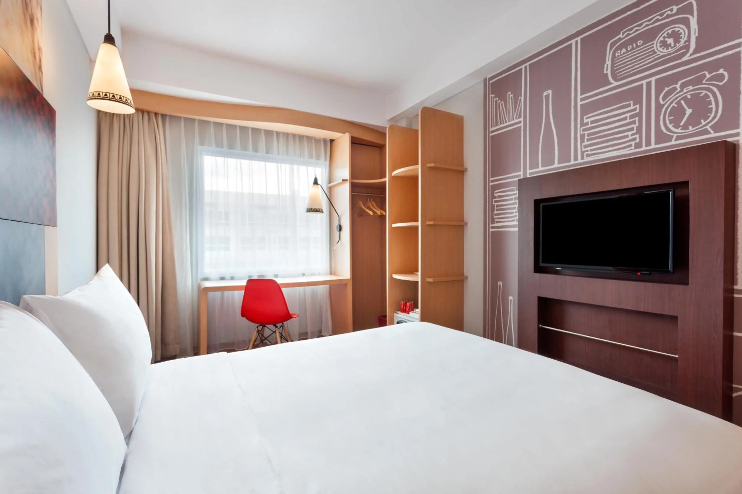 Shower, Bed in ibis Yogyakarta Adi Sucipto