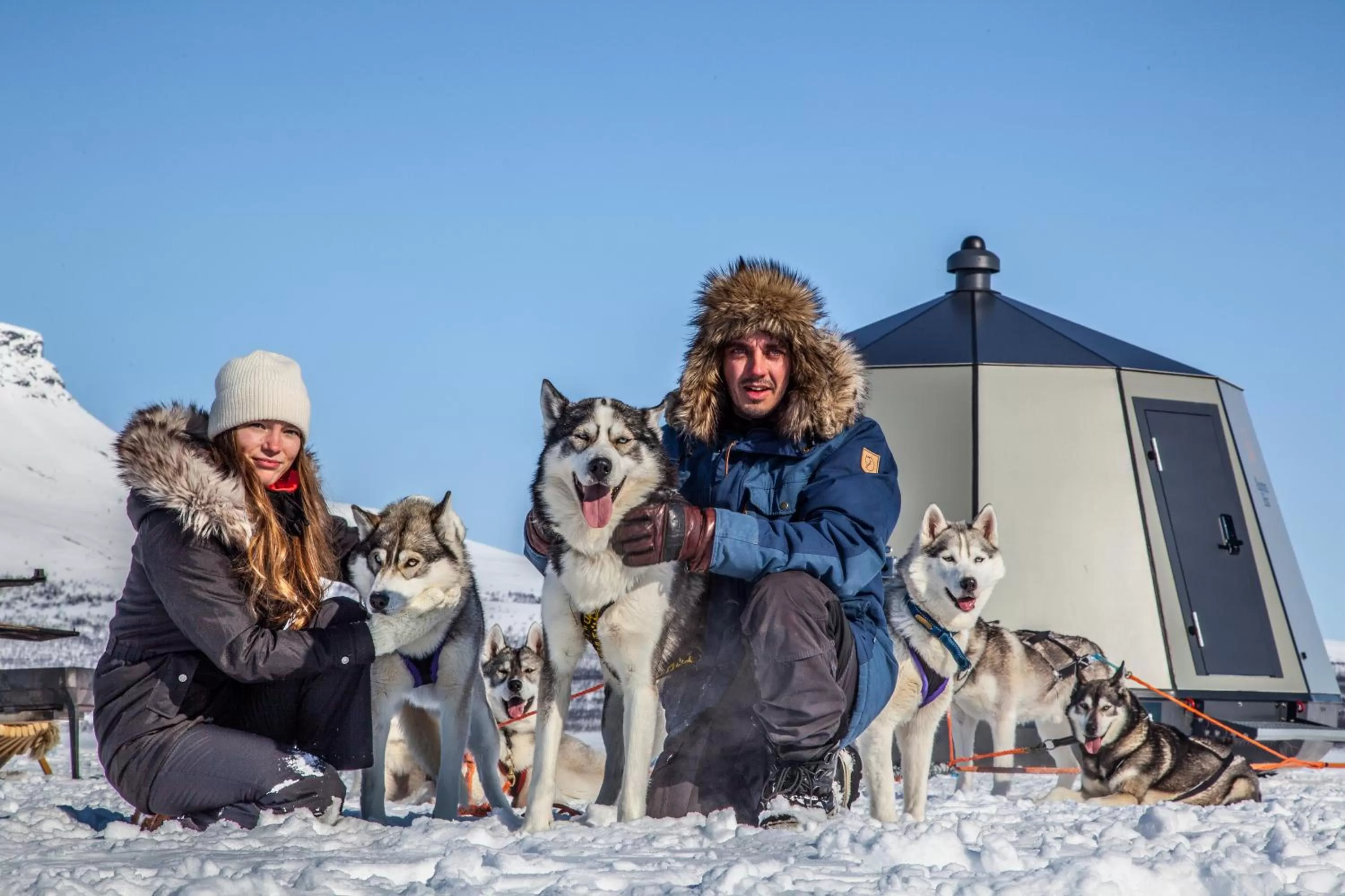 People in Peace & Quiet Hotel
