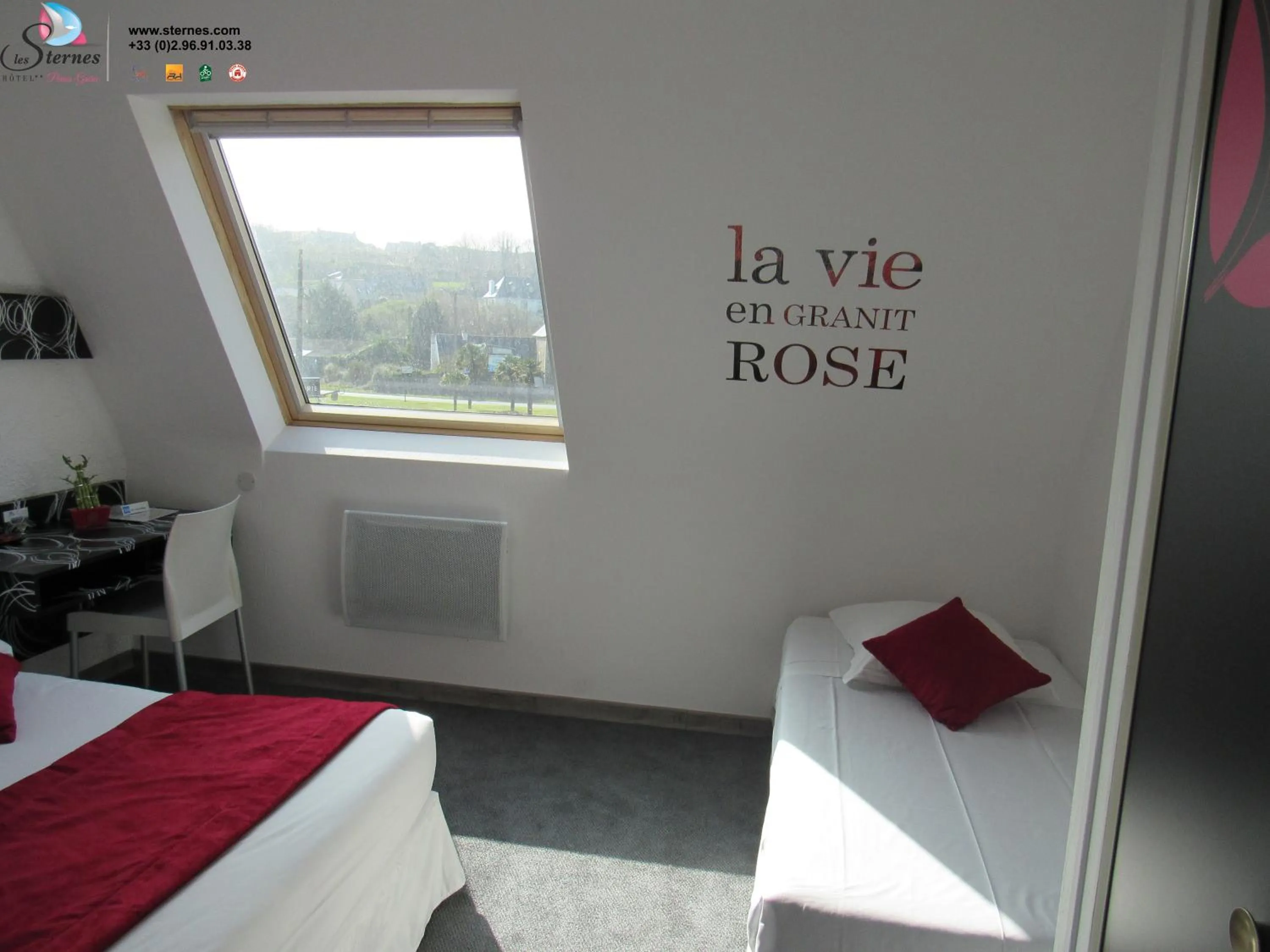 Bedroom, Bed in Citotel Les Sternes