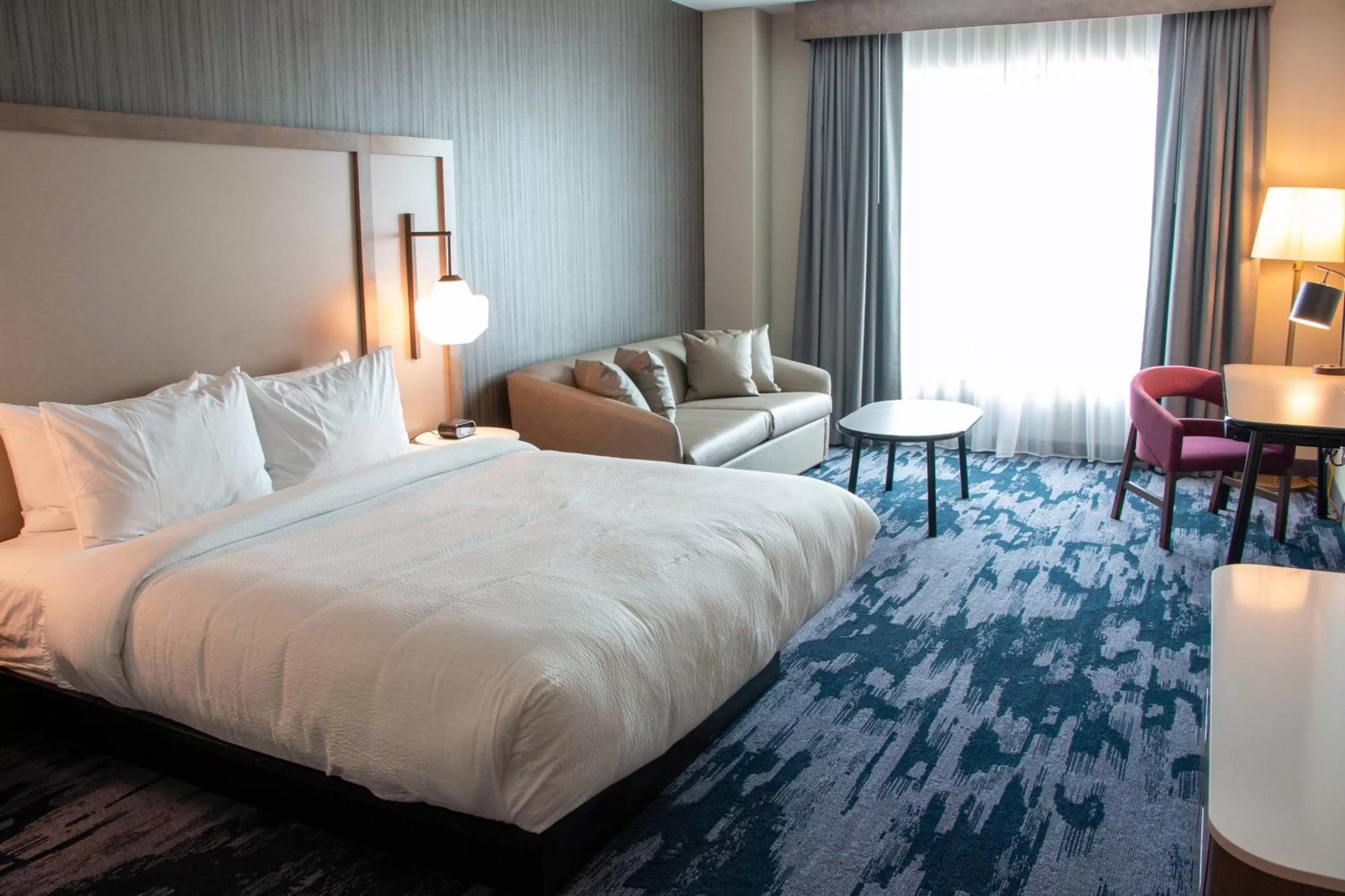 Bedroom, Bed in Fairfield Inn & Suites by Marriott Davenport Quad Cities