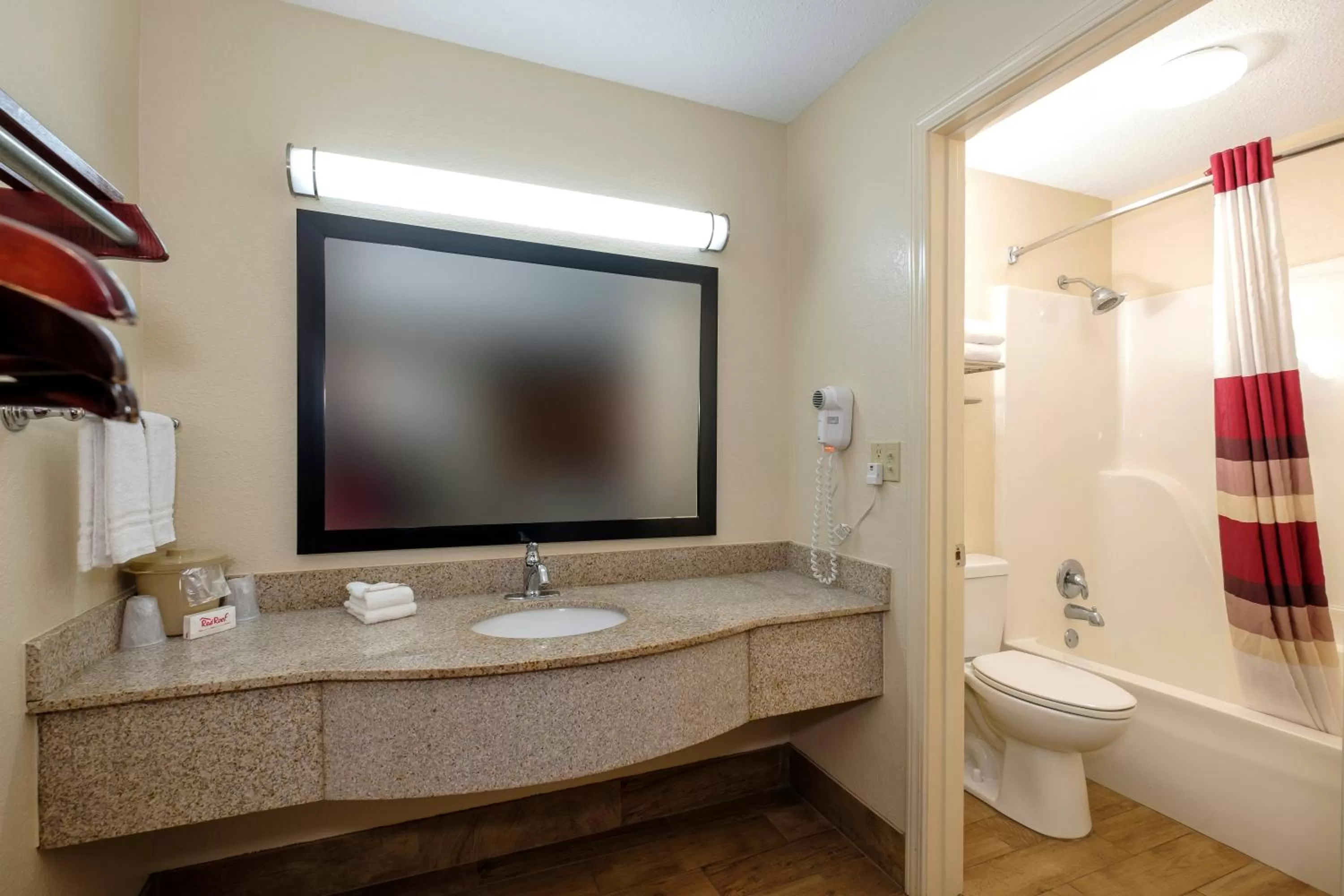 Bathroom in Red Roof Inn Columbus, MS