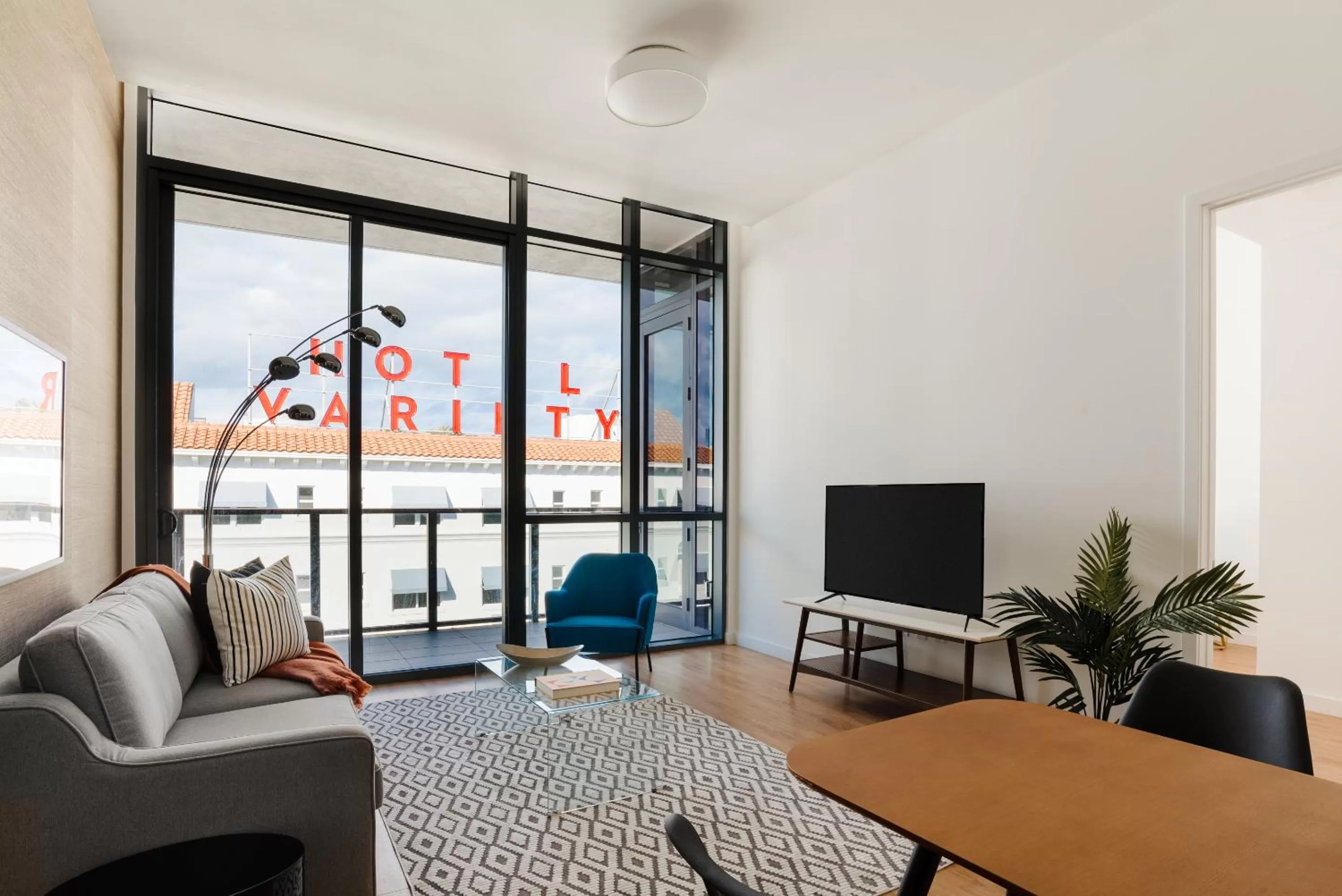 Apartment with Balcony in Sonder by Marriott Bonvoy 17WEST Apartments