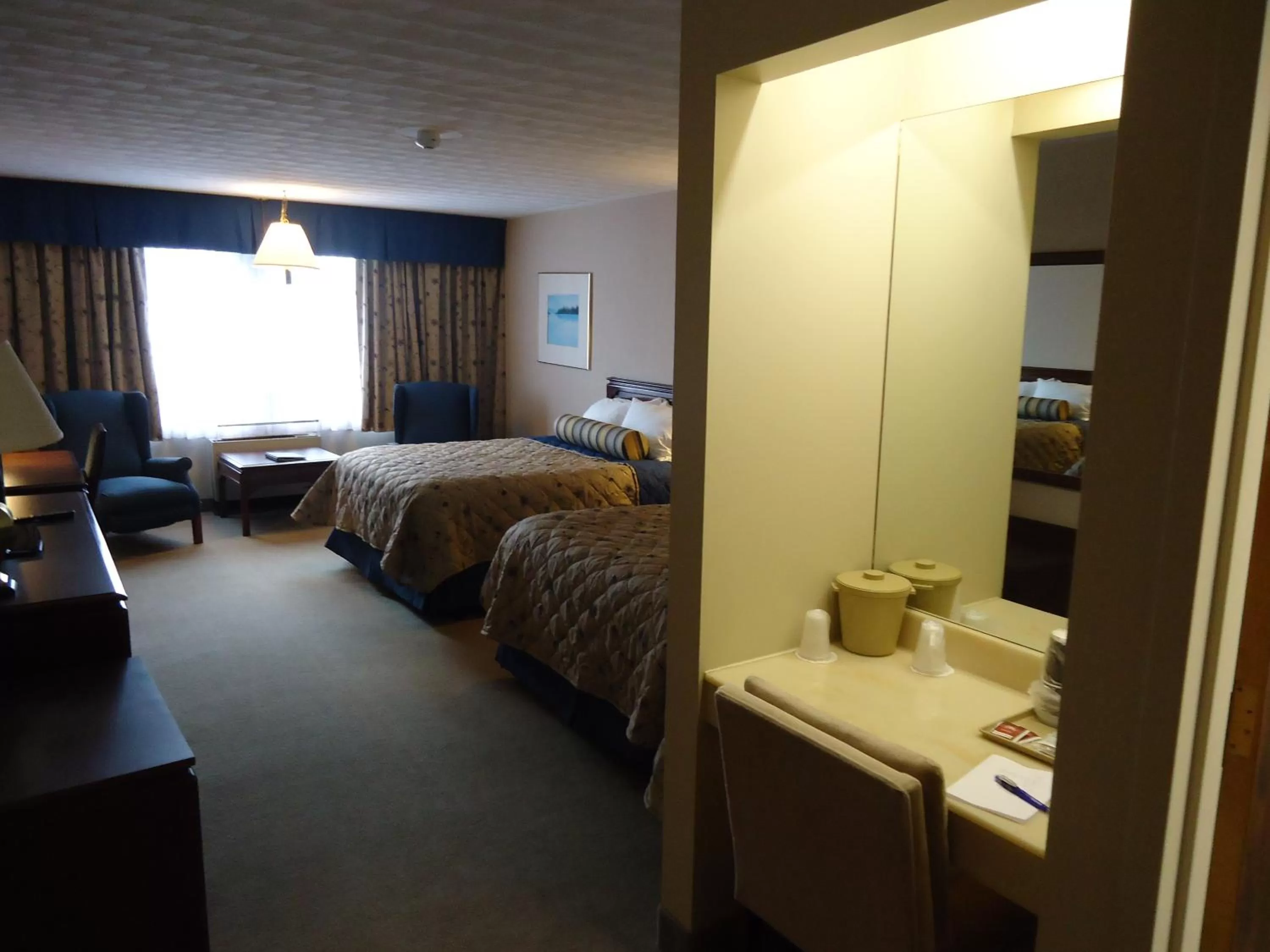 Photo of the whole room, Bed in The Fredericton Inn