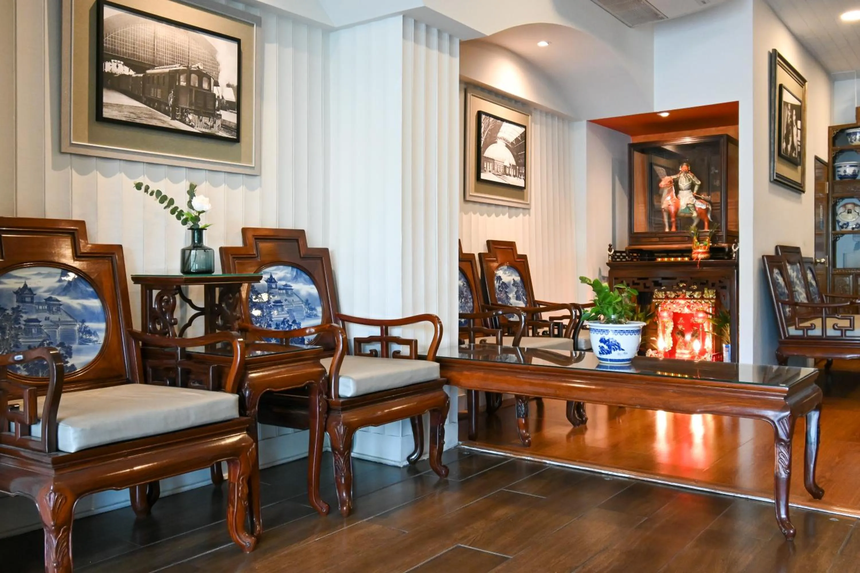 Lobby or reception in The Krungkasem Srikrung Hotel