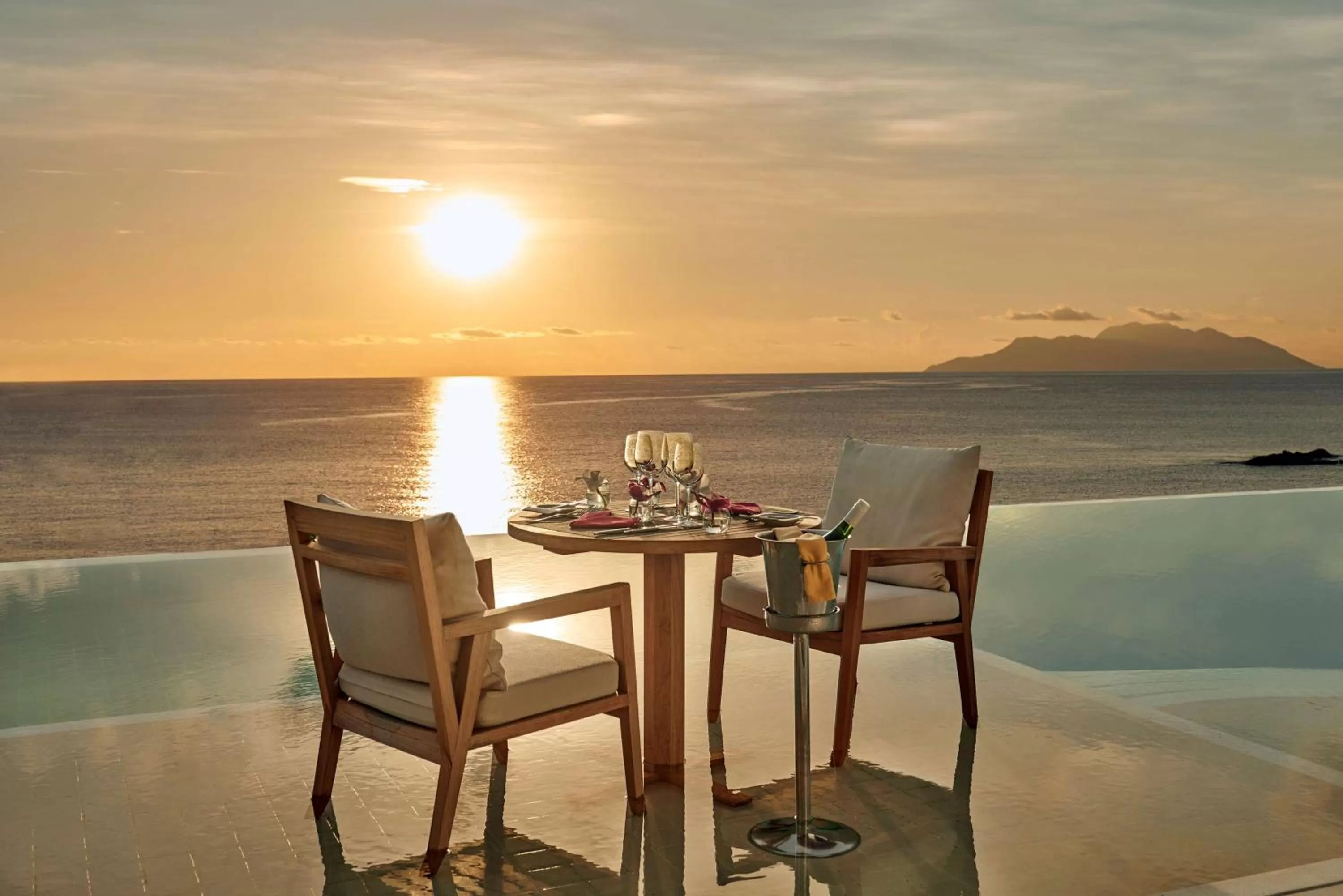 Restaurant/places to eat in Hilton Seychelles Northolme Resort & Spa