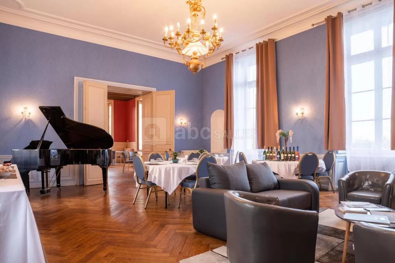 Breakfast in Hôtel Particulier CHÂTEAU DES MARAIS Proximité et vue sur le Lac de Grand lieu