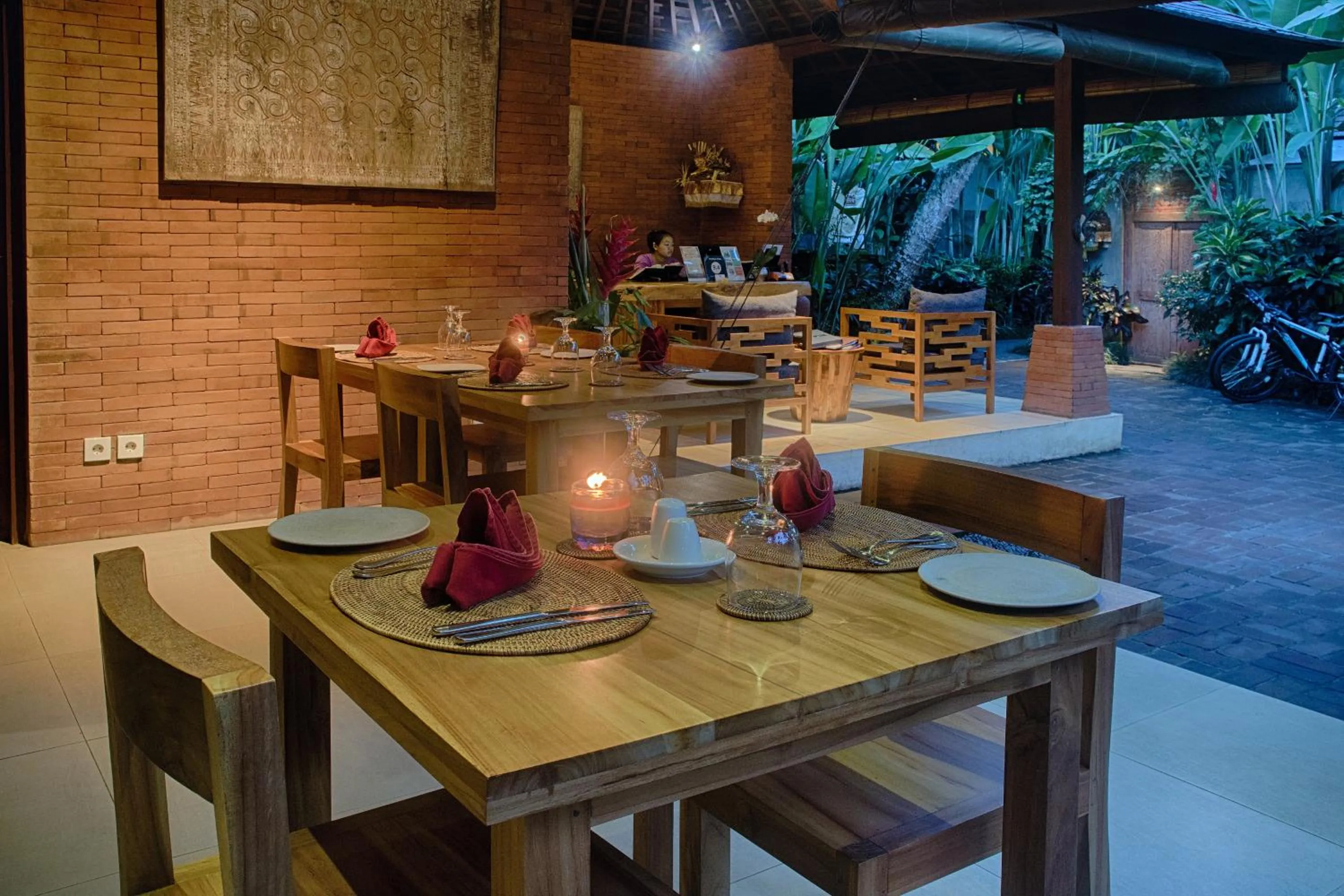 Restaurant/places to eat in Samkhya Villas - Free 1x Floating Breakfast or Minibar