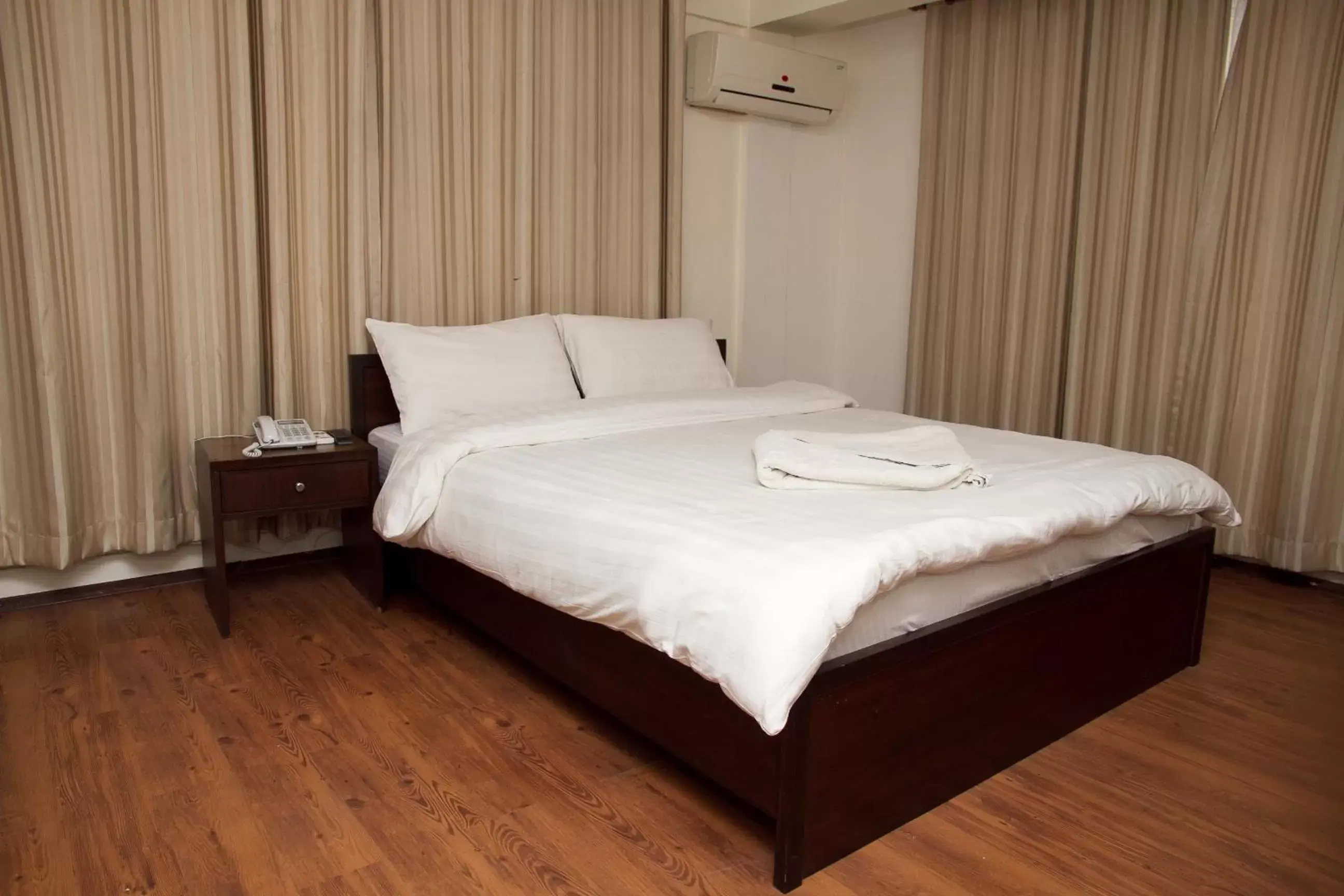 Deluxe Double Room with Complimentary Airport Pickup for International Arrival in Hotel Yambu kathmandu Deluxe Double Room with Complimentary Airport Pickup for International Arrival in Hotel Yambu kathmandu