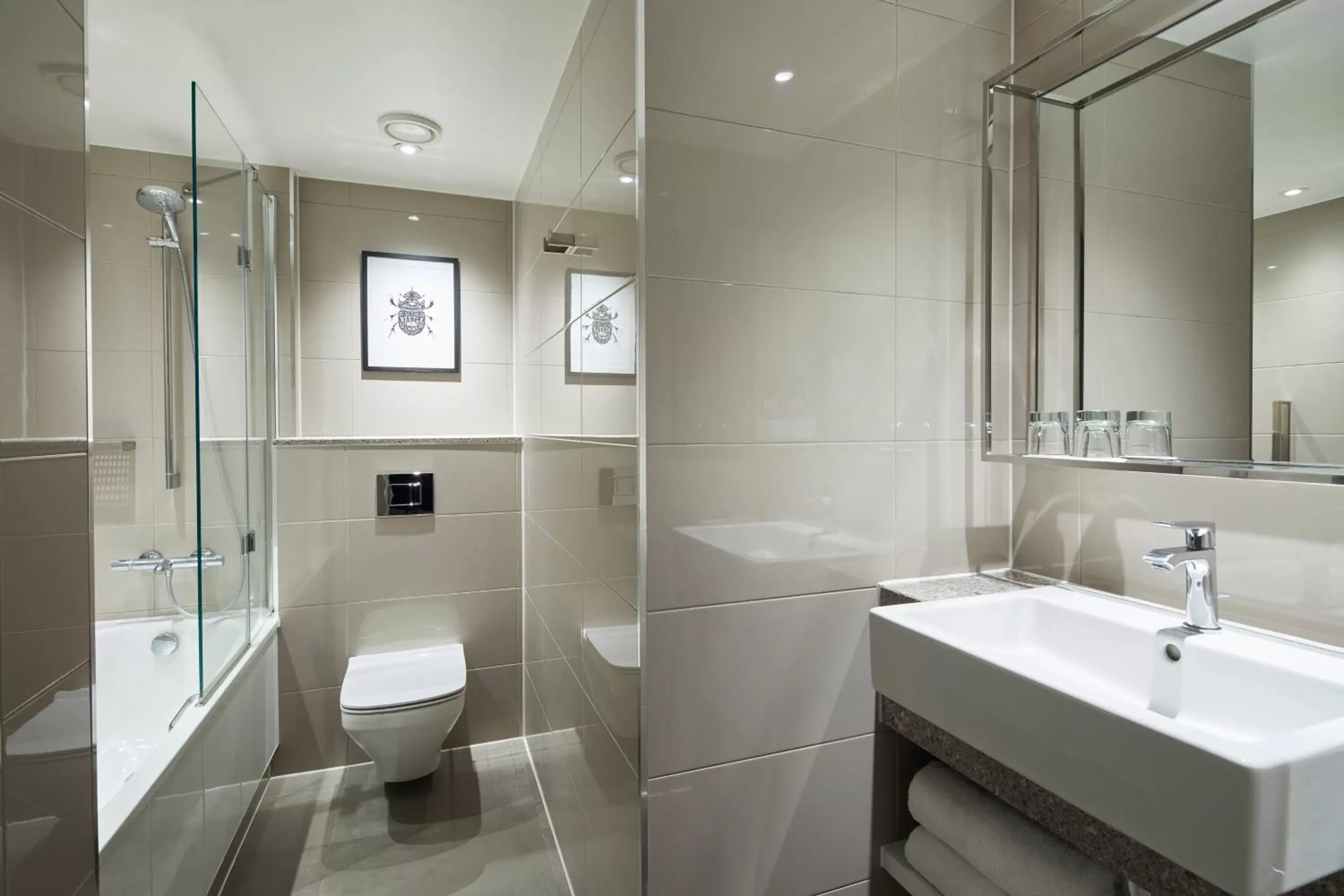 Executive Room with Two Double Beds and Executive Lounge Access in London Marriott Maida Vale Executive Room with Two Double Beds and Executive Lounge Access in London Marriott Maida Vale