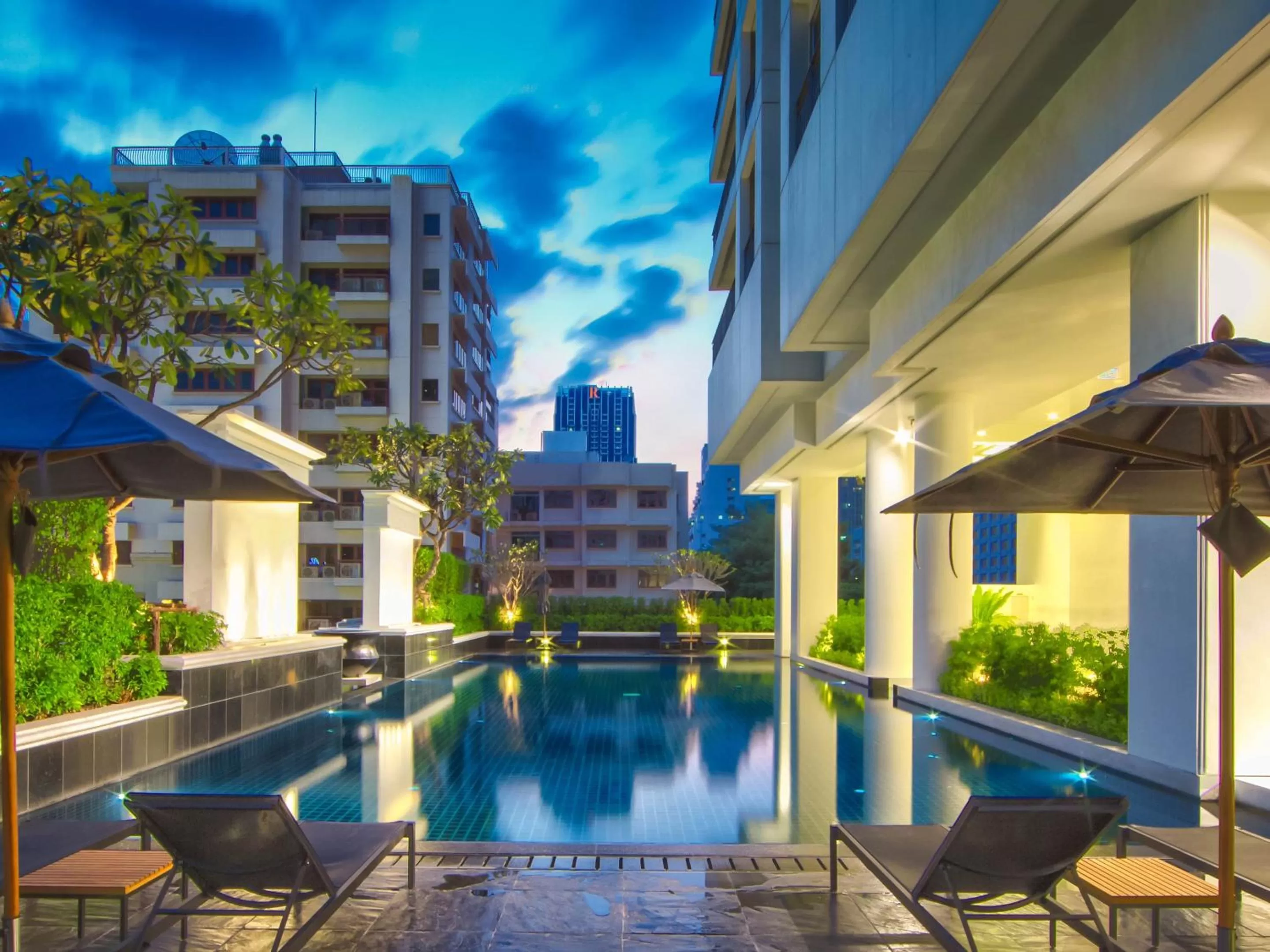 Swimming pool in Grande Centre Point Ploenchit