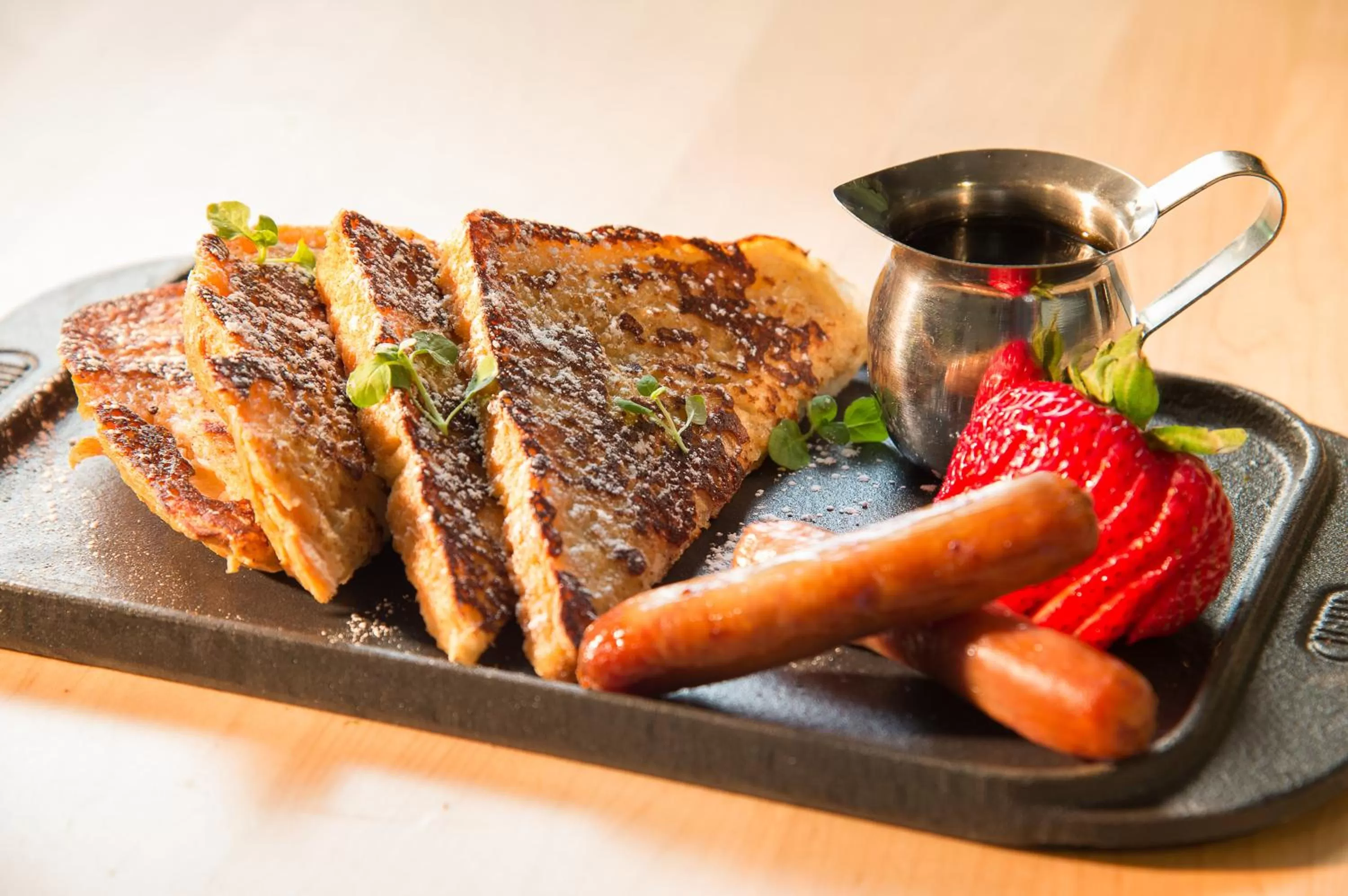 Restaurant/places to eat in Hotel Indigo Traverse City by IHG