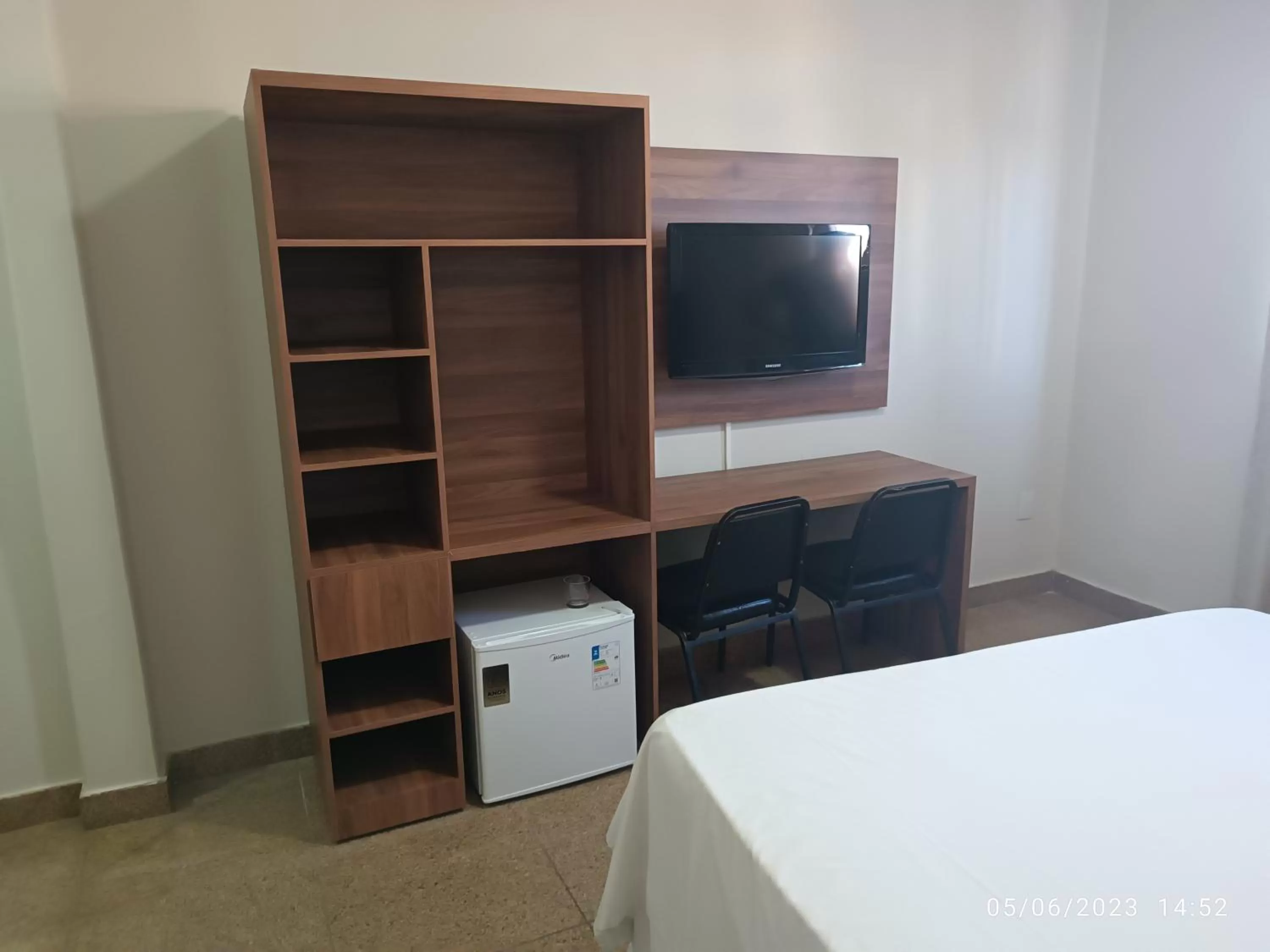 TV/Entertainment Center in Hotel Oscar Blue Montes Claros