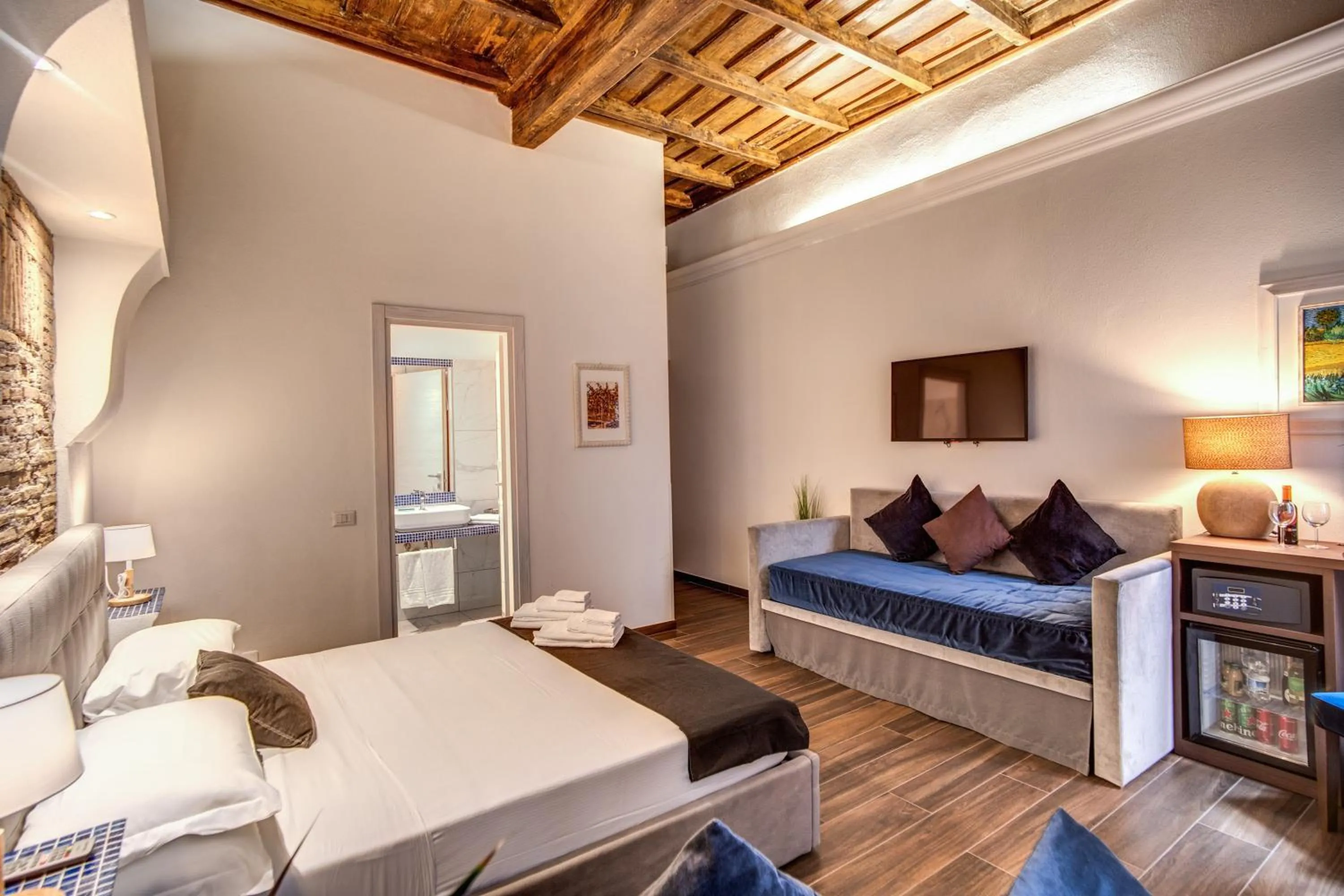 Bed in Piazza di Spagna Comfort Rooms