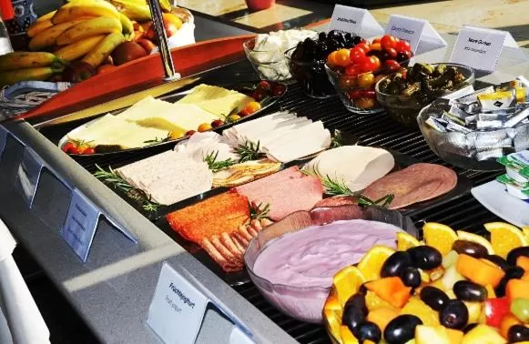 Buffet breakfast in Hotel Sonnenkeller