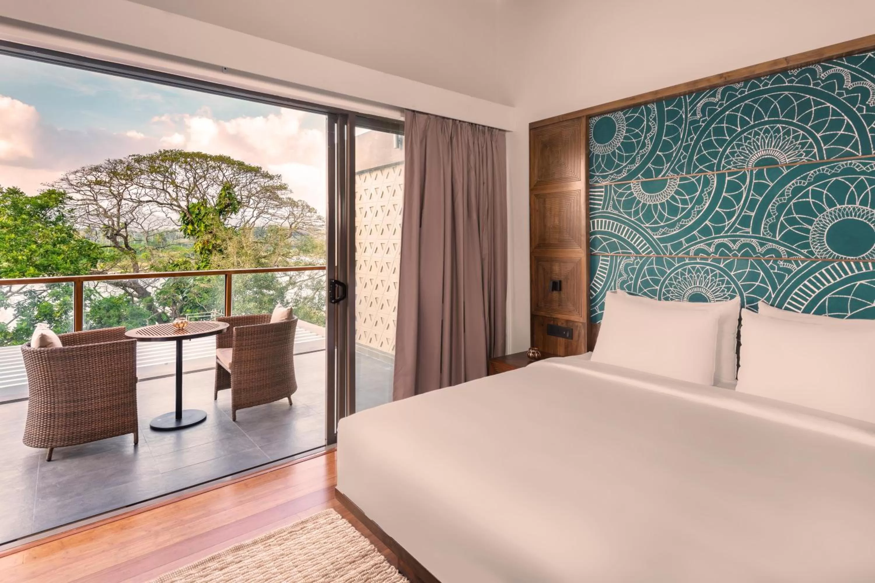 Balcony/Terrace, Bed in Jetwing Kandy Gallery, A Luxury Reserve