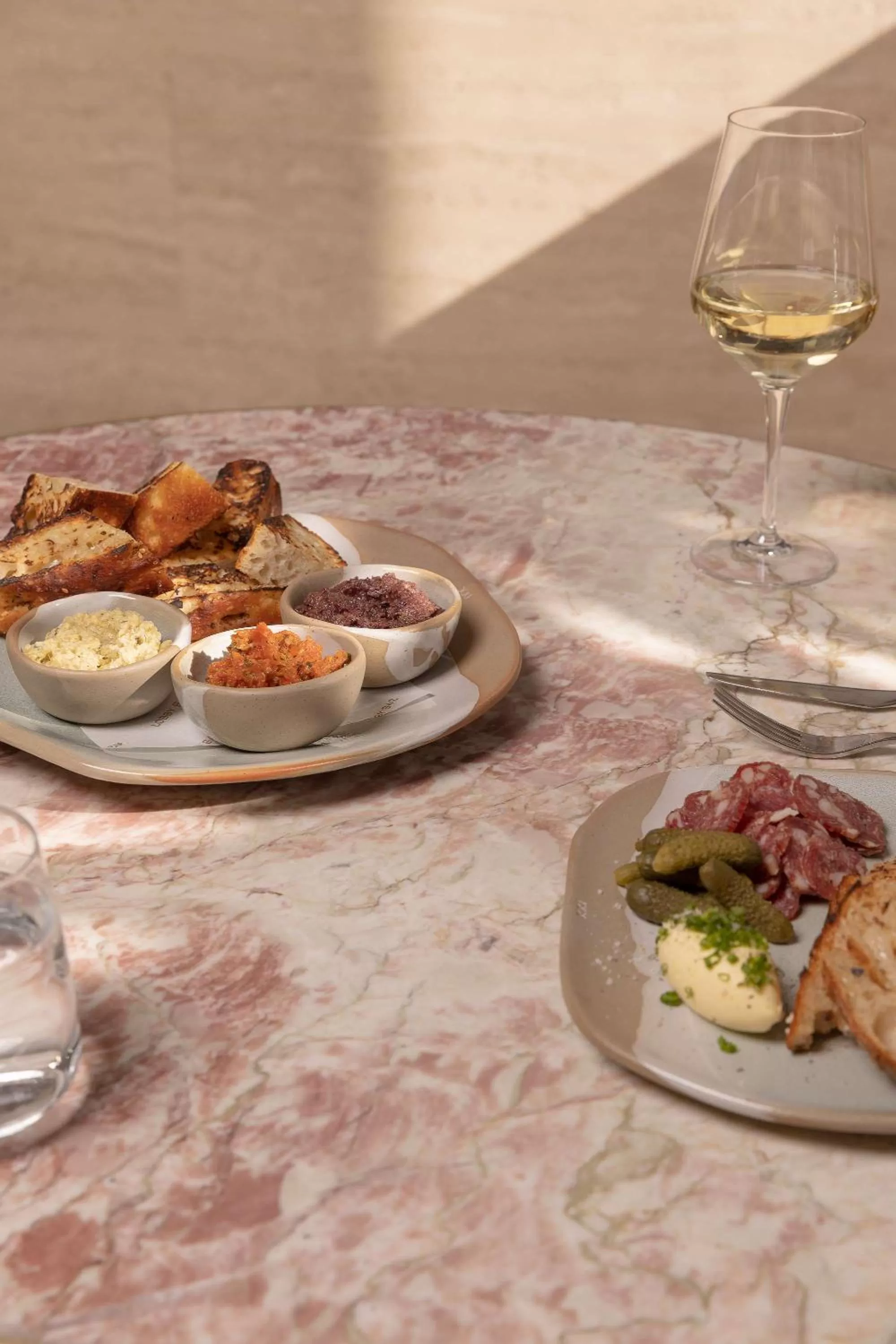 Restaurant/places to eat in The Calile Hotel