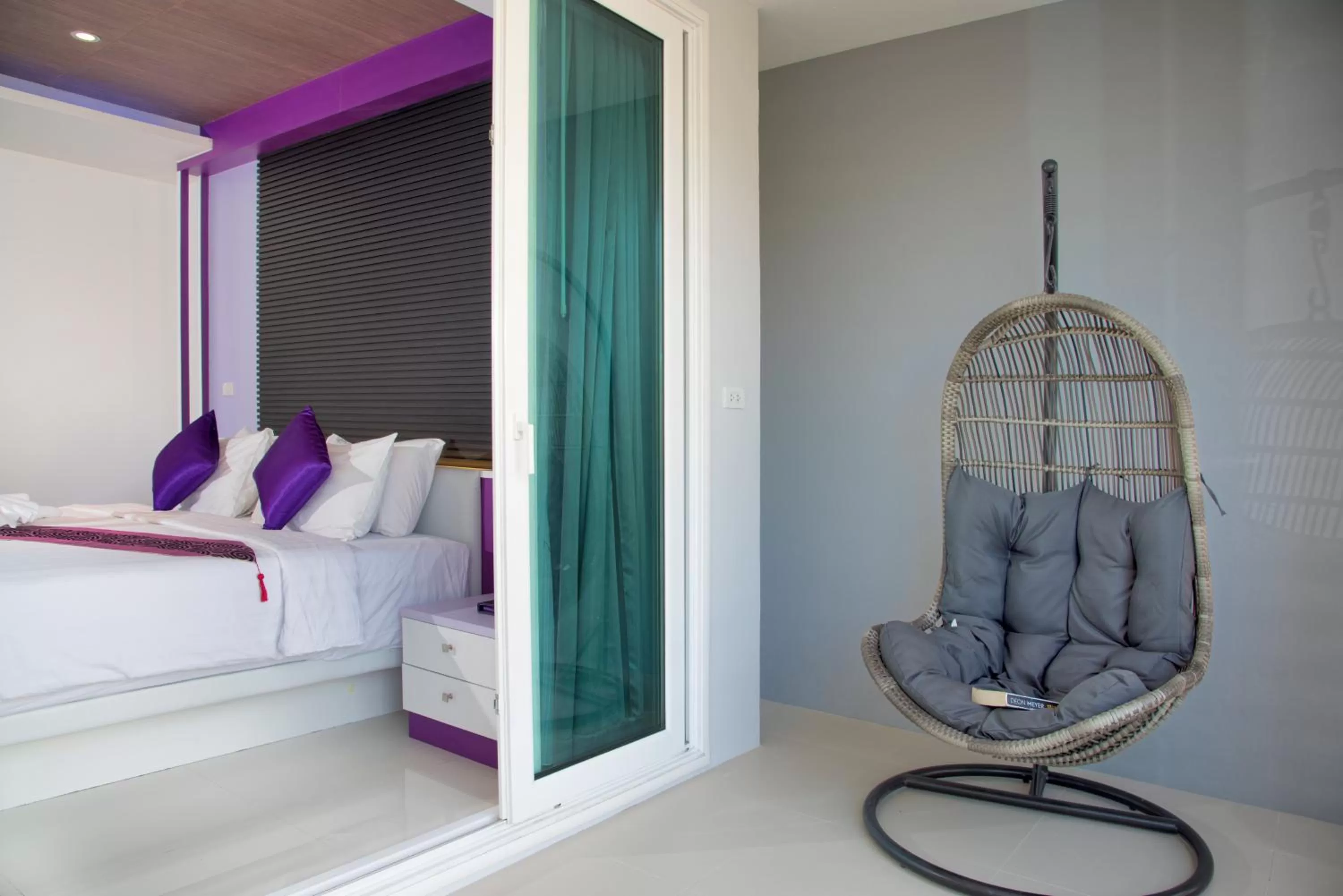 Seating area, Bed in The L Resort, Krabi