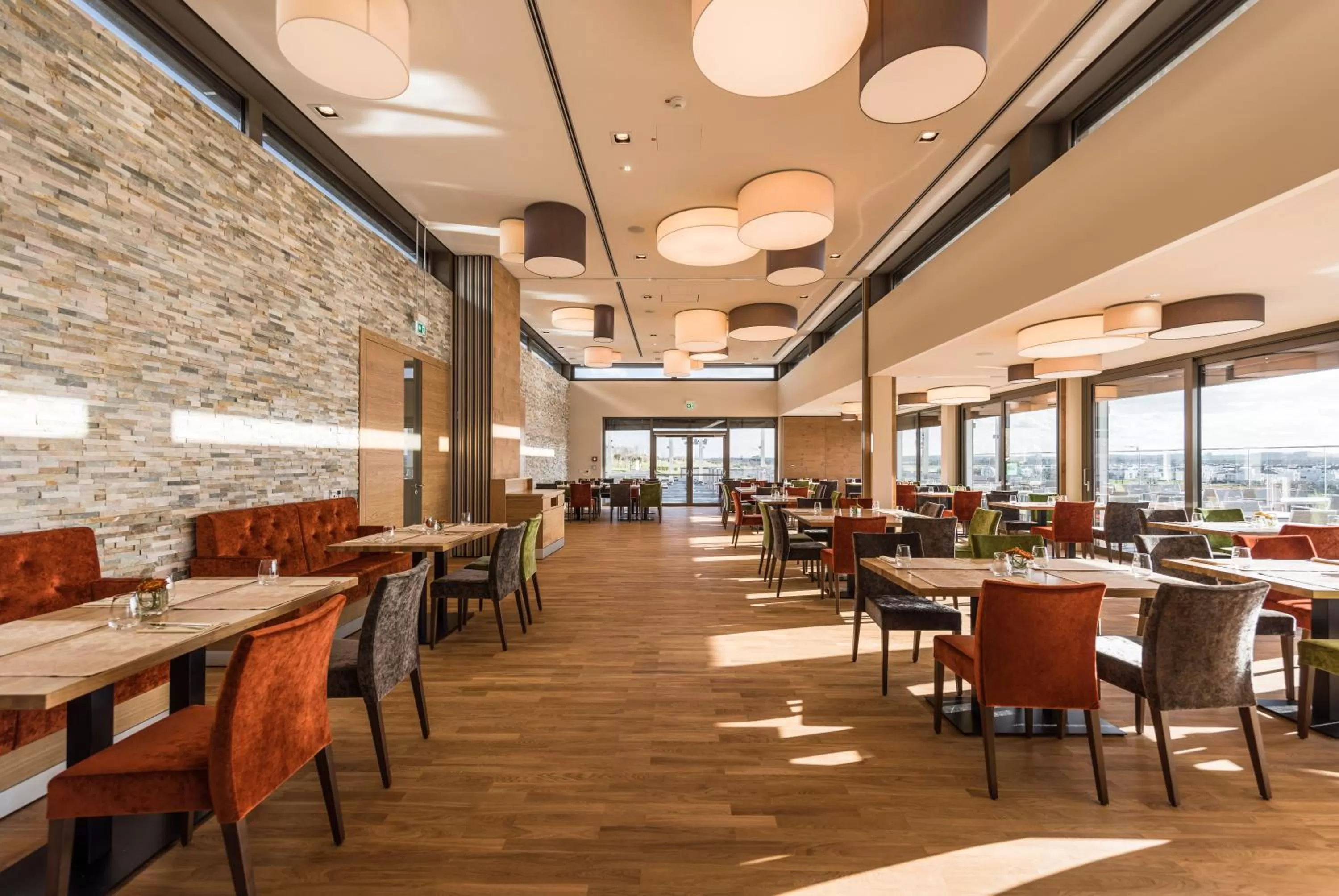 Restaurant/places to eat in Hotel TheGreen