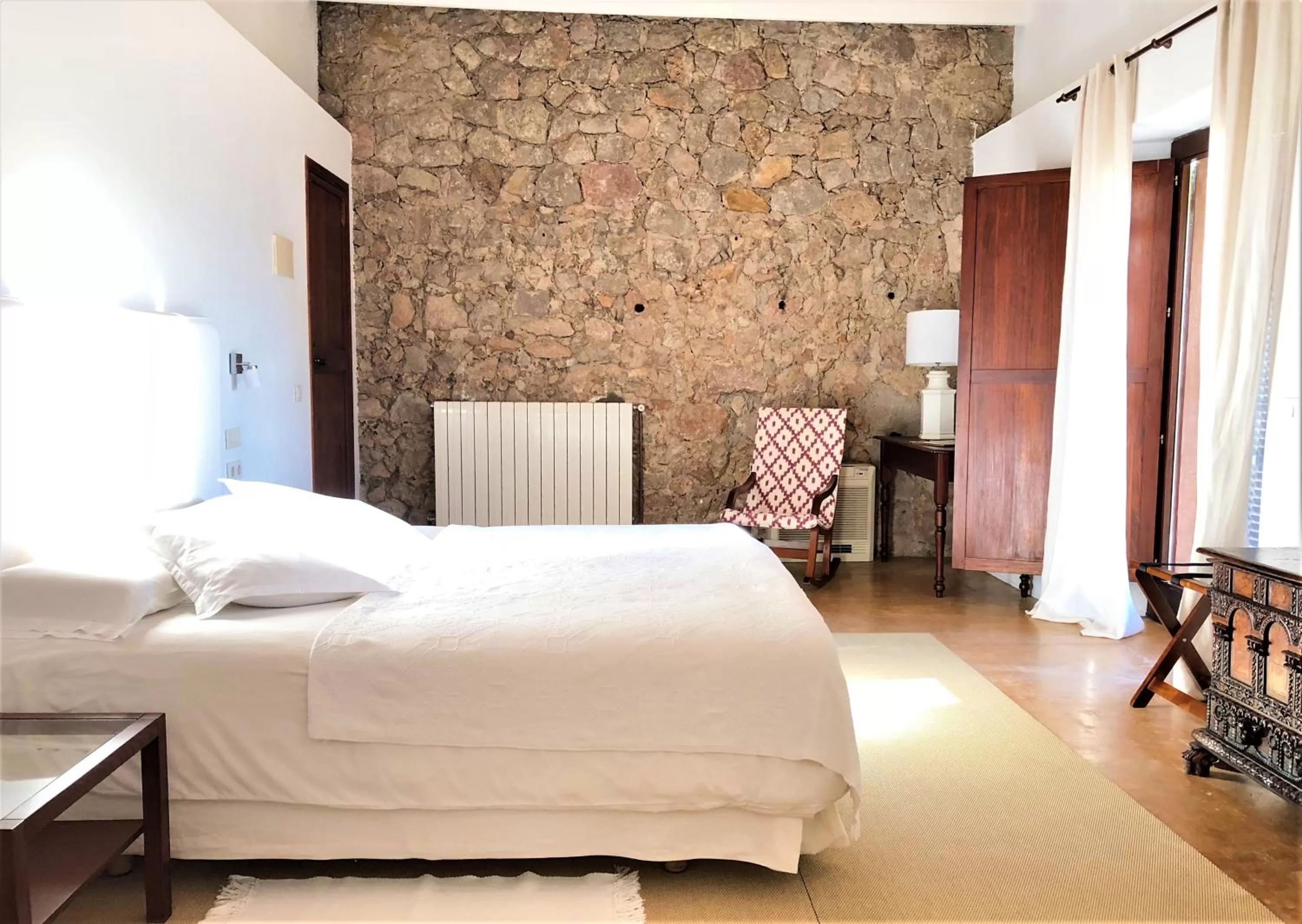 Photo of the whole room, Bed in Mirabó de Valldemossa