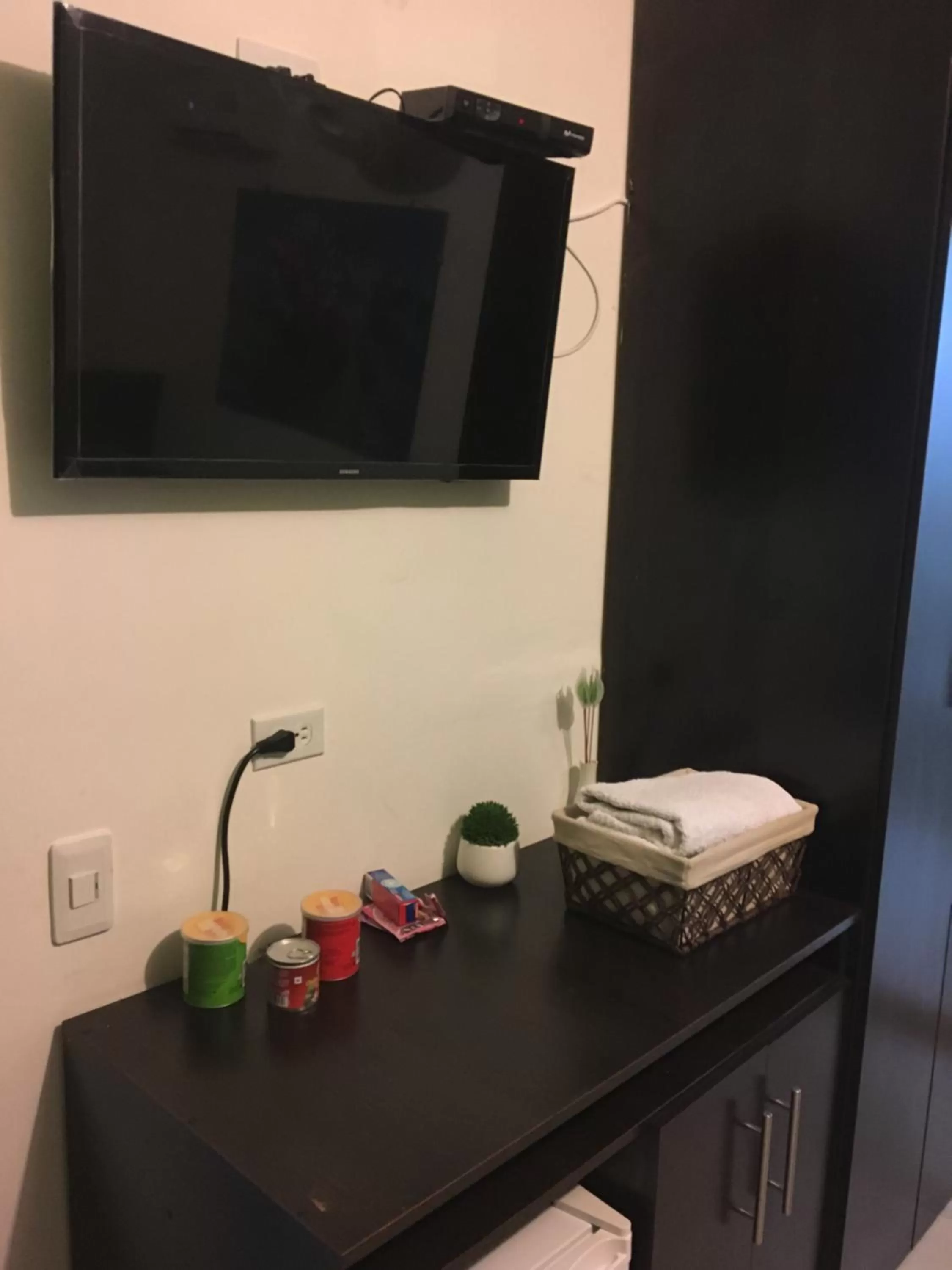 TV and multimedia, TV/Entertainment Center in Jackuri Casa Hospedaje