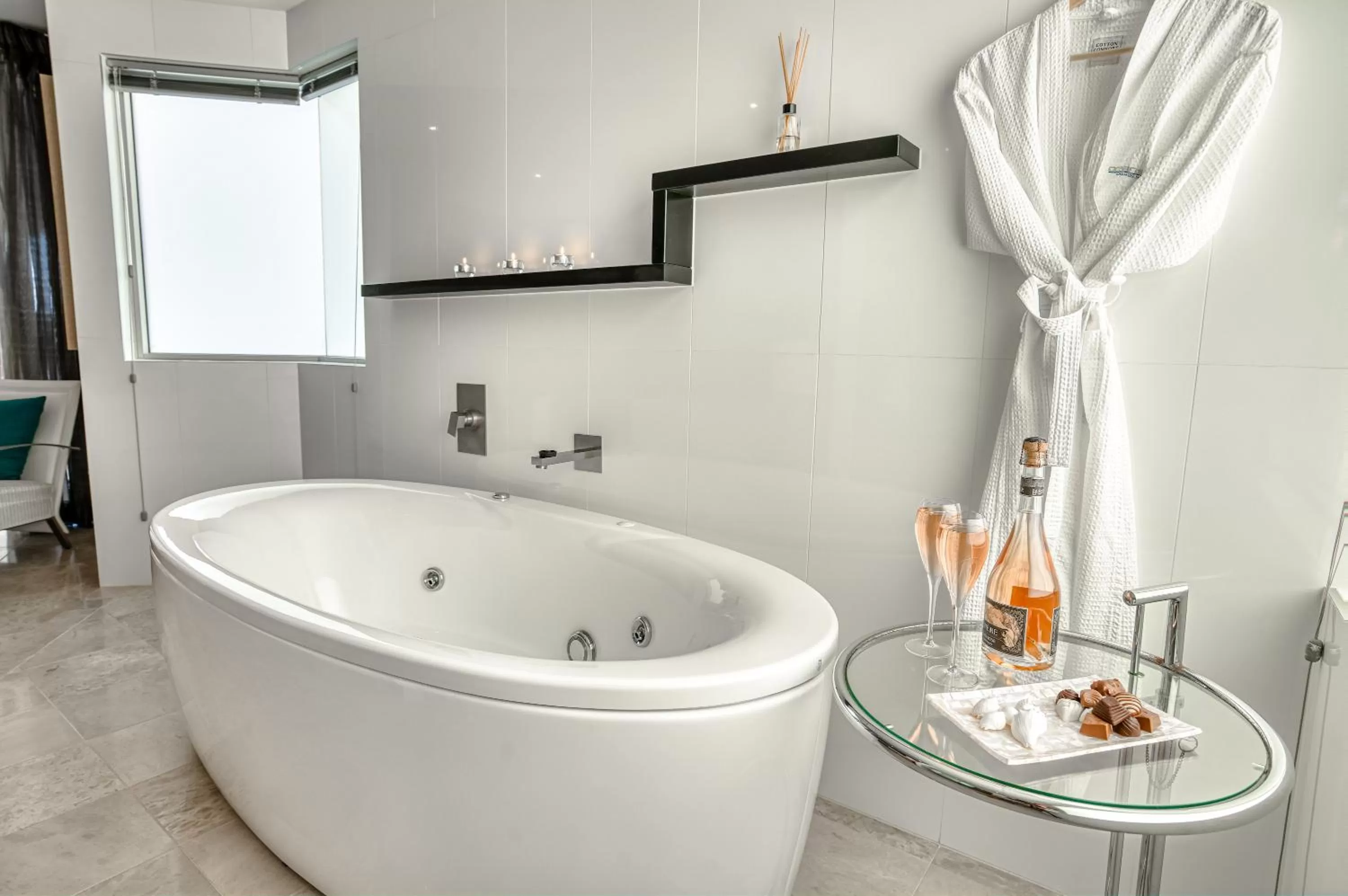 Bath in Oceans Mooloolaba