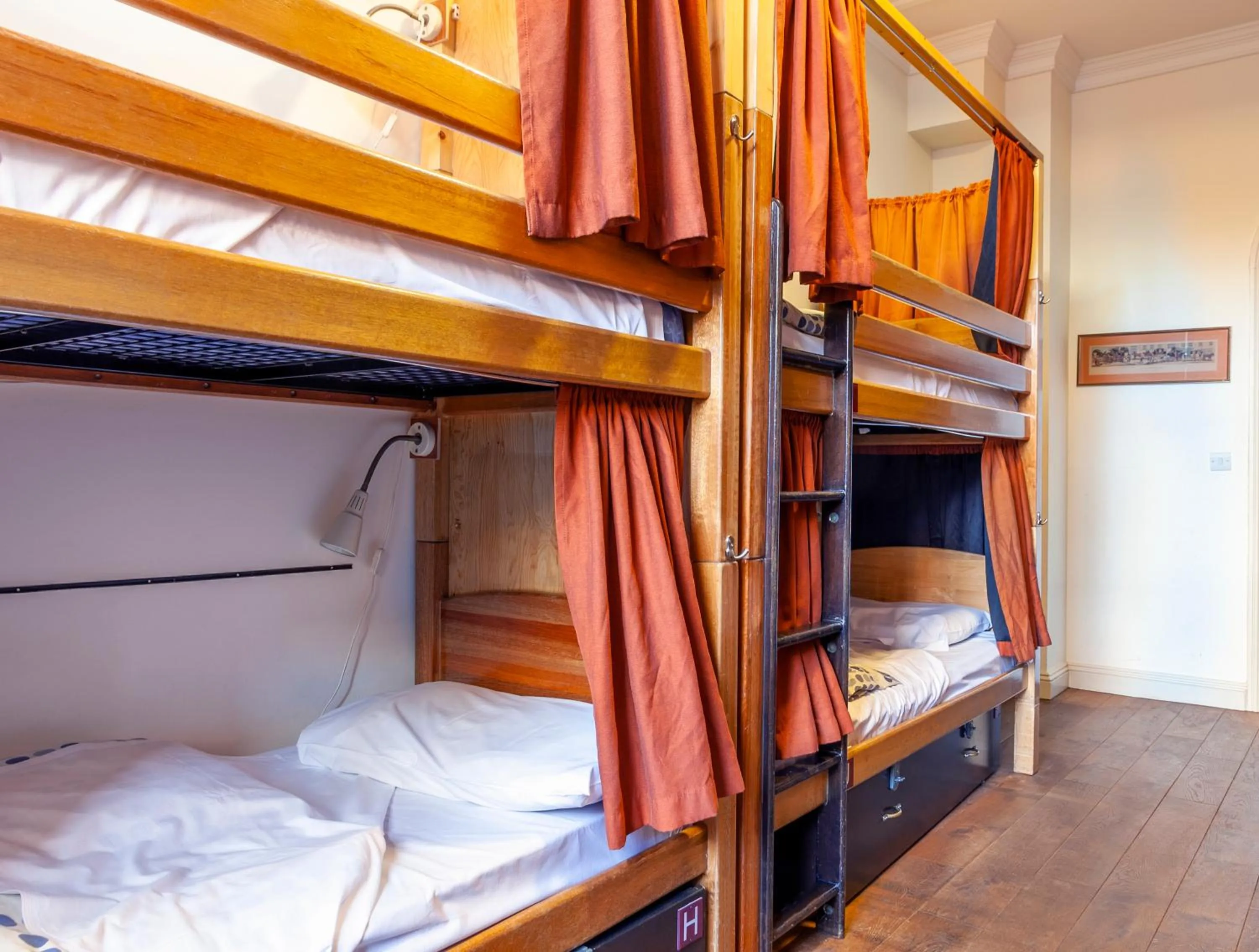bunk bed, Bed in Palmers Lodge Swiss Cottage