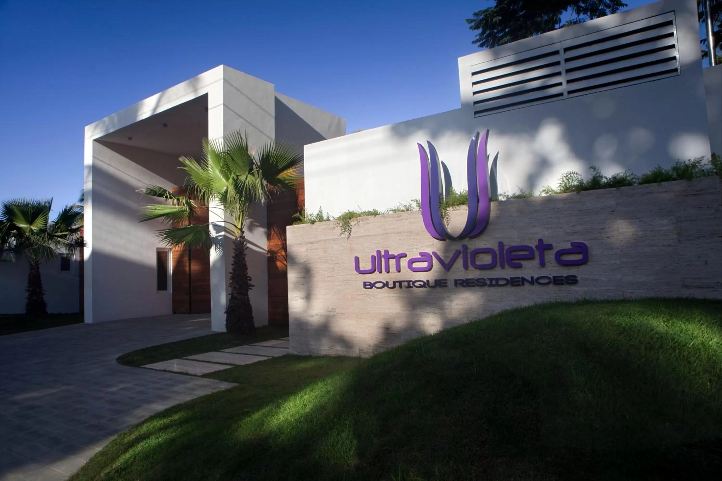 Facade/entrance in Ultravioleta Boutique Residences