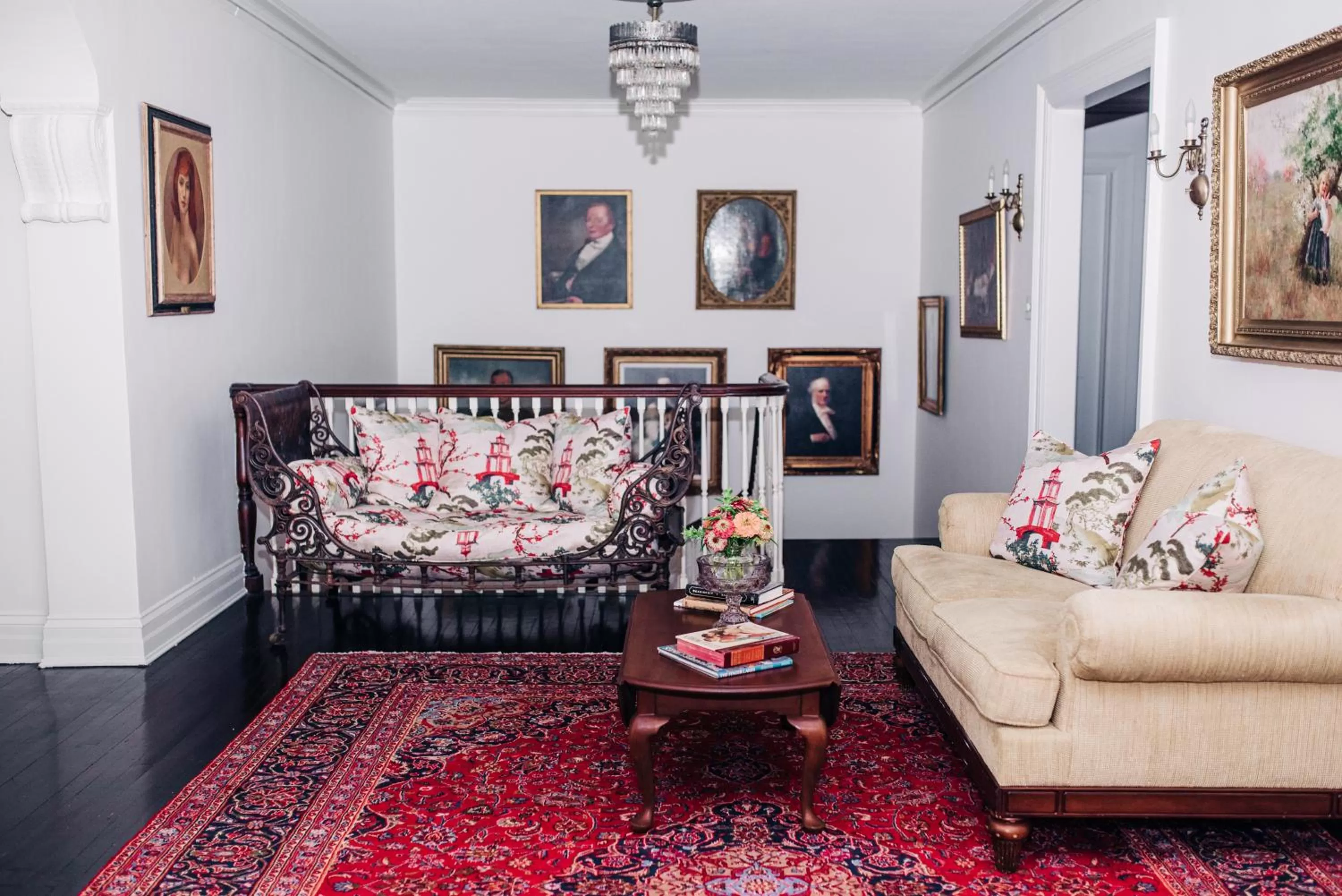 Seating area in Benn Conger Inn