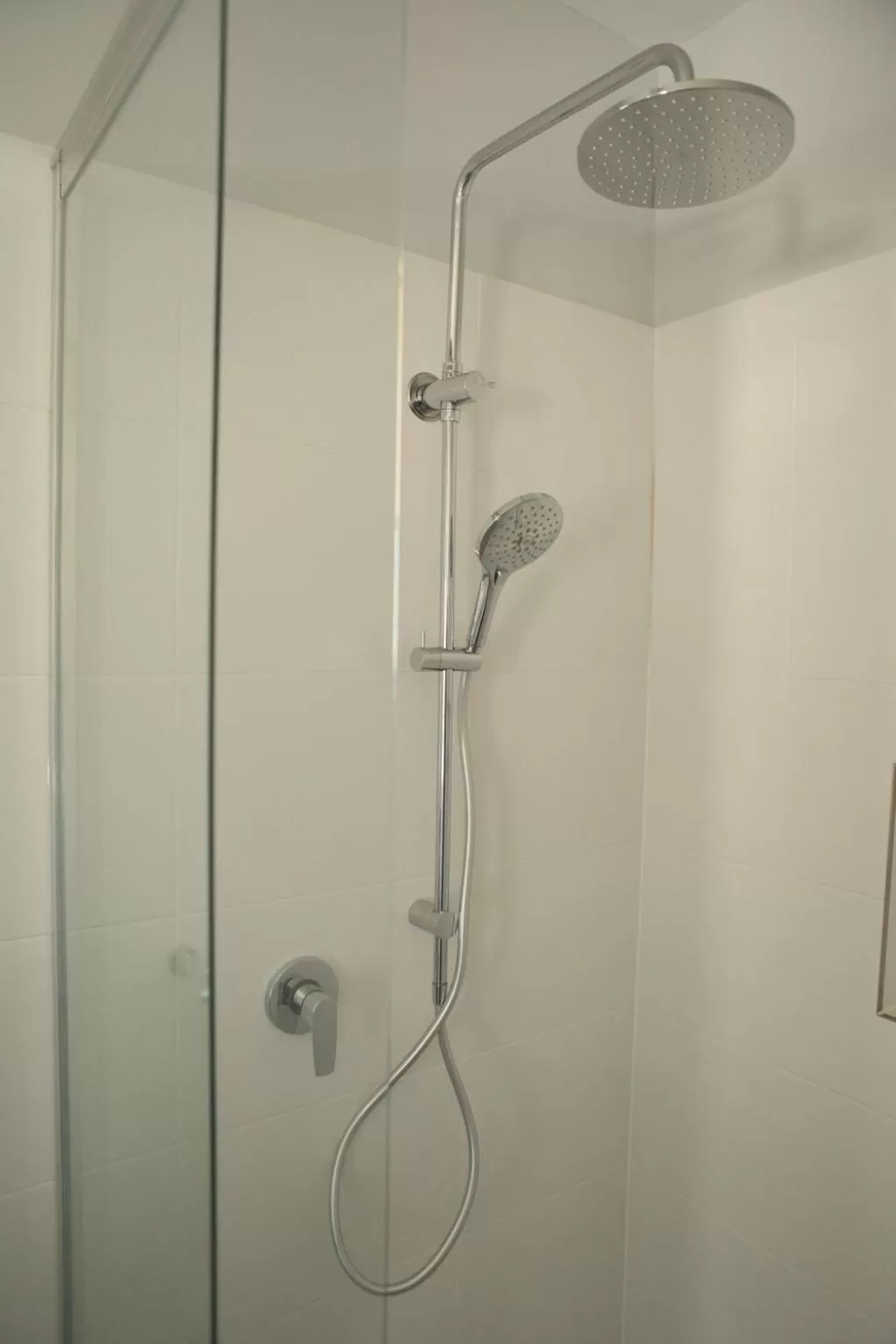 Bathroom in Mala Retreat, Shiraz Suite 5 Star Immaculate and Comfortable