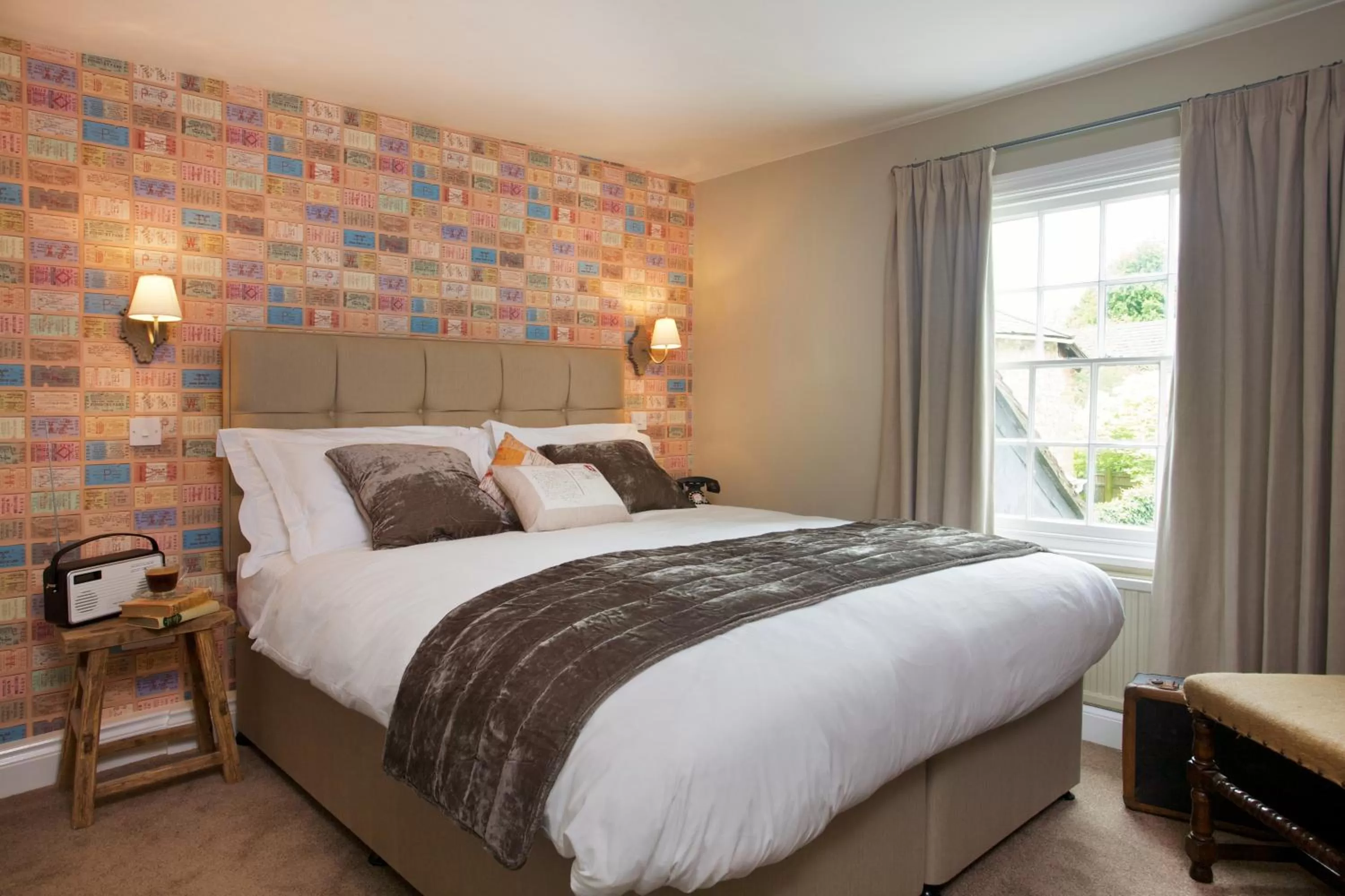 Bedroom, Bed in The Queen's Inn