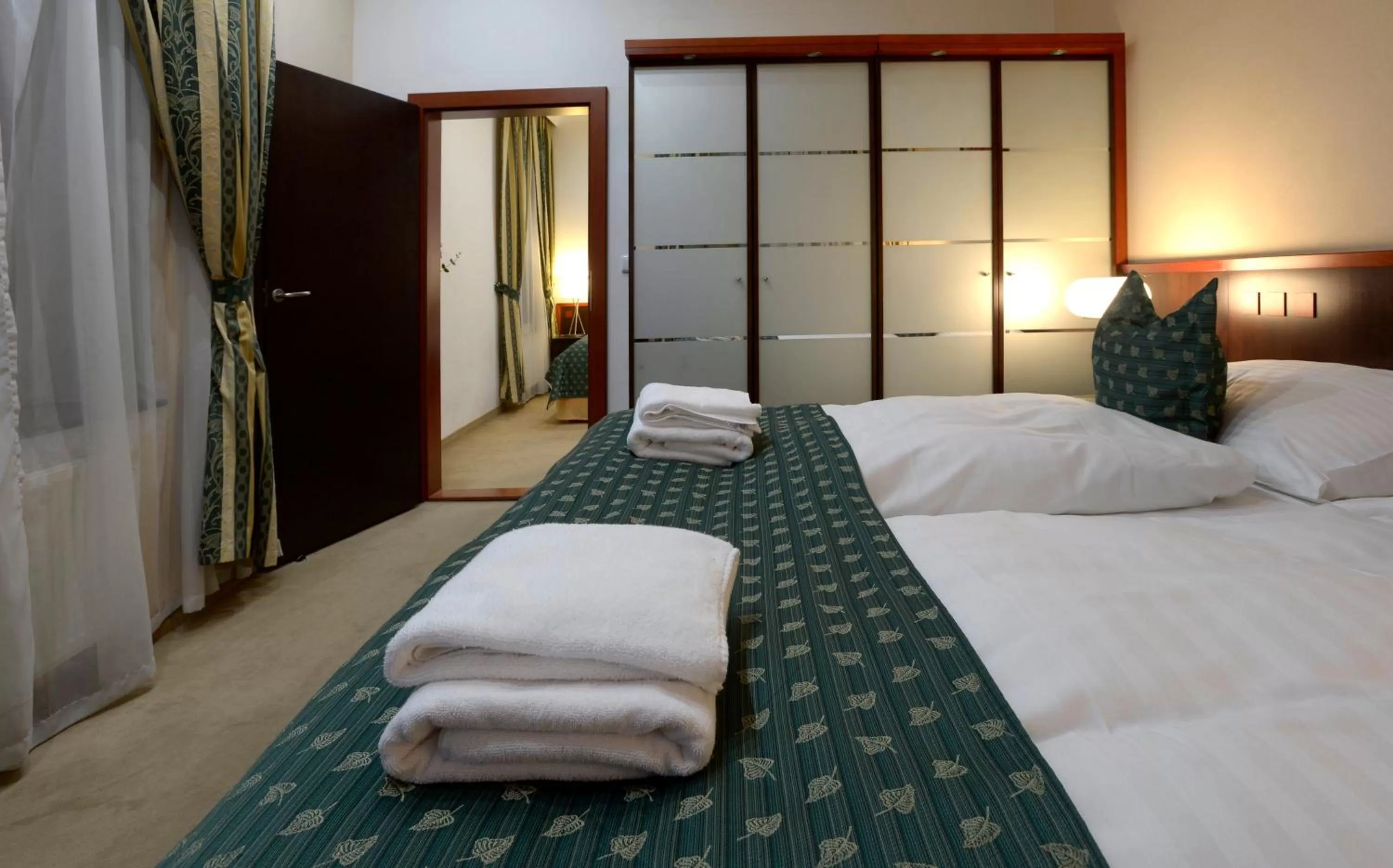 Bedroom, Bed in Hotel Grand