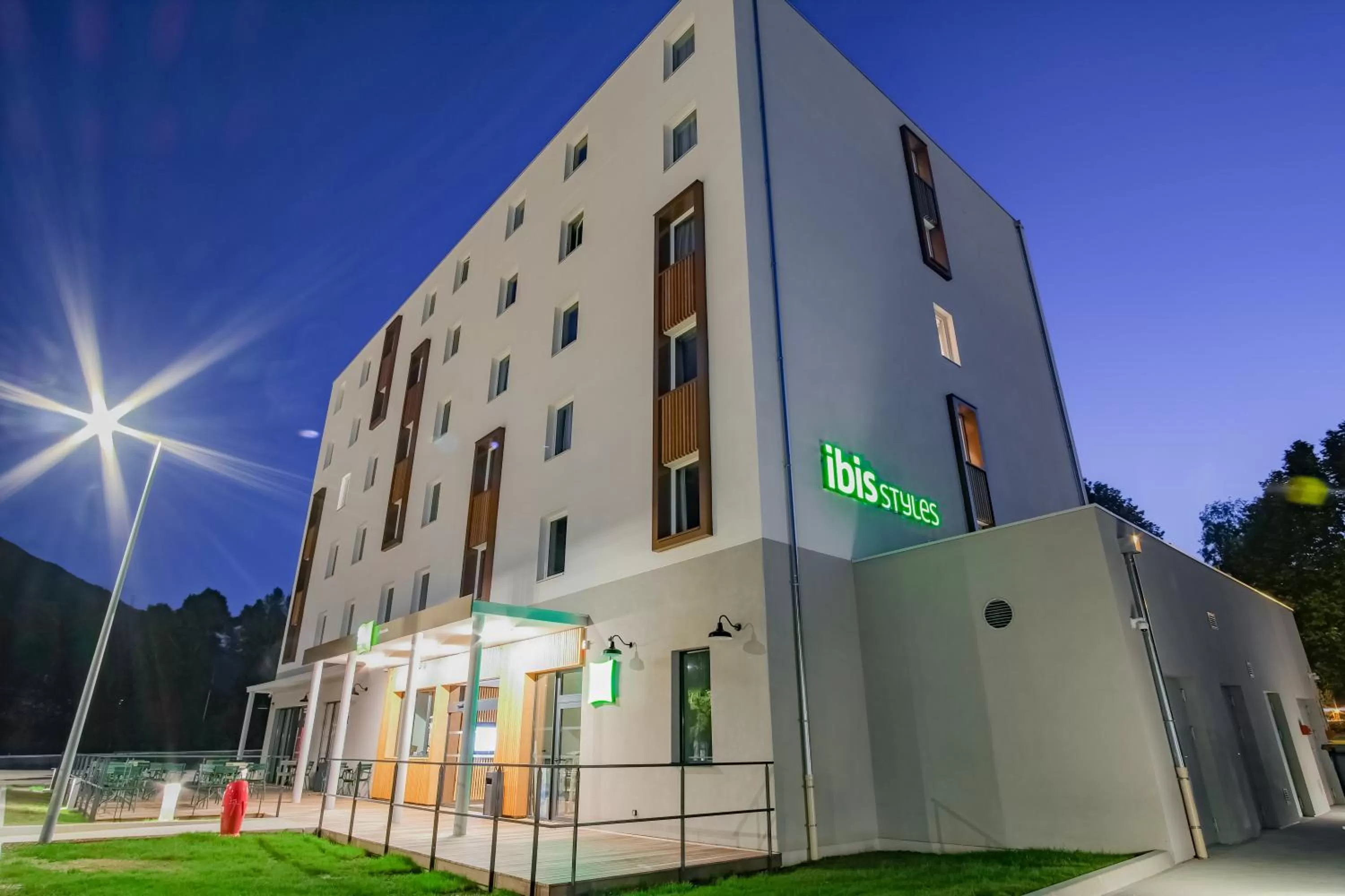 Facade/entrance in ibis Styles Albertville