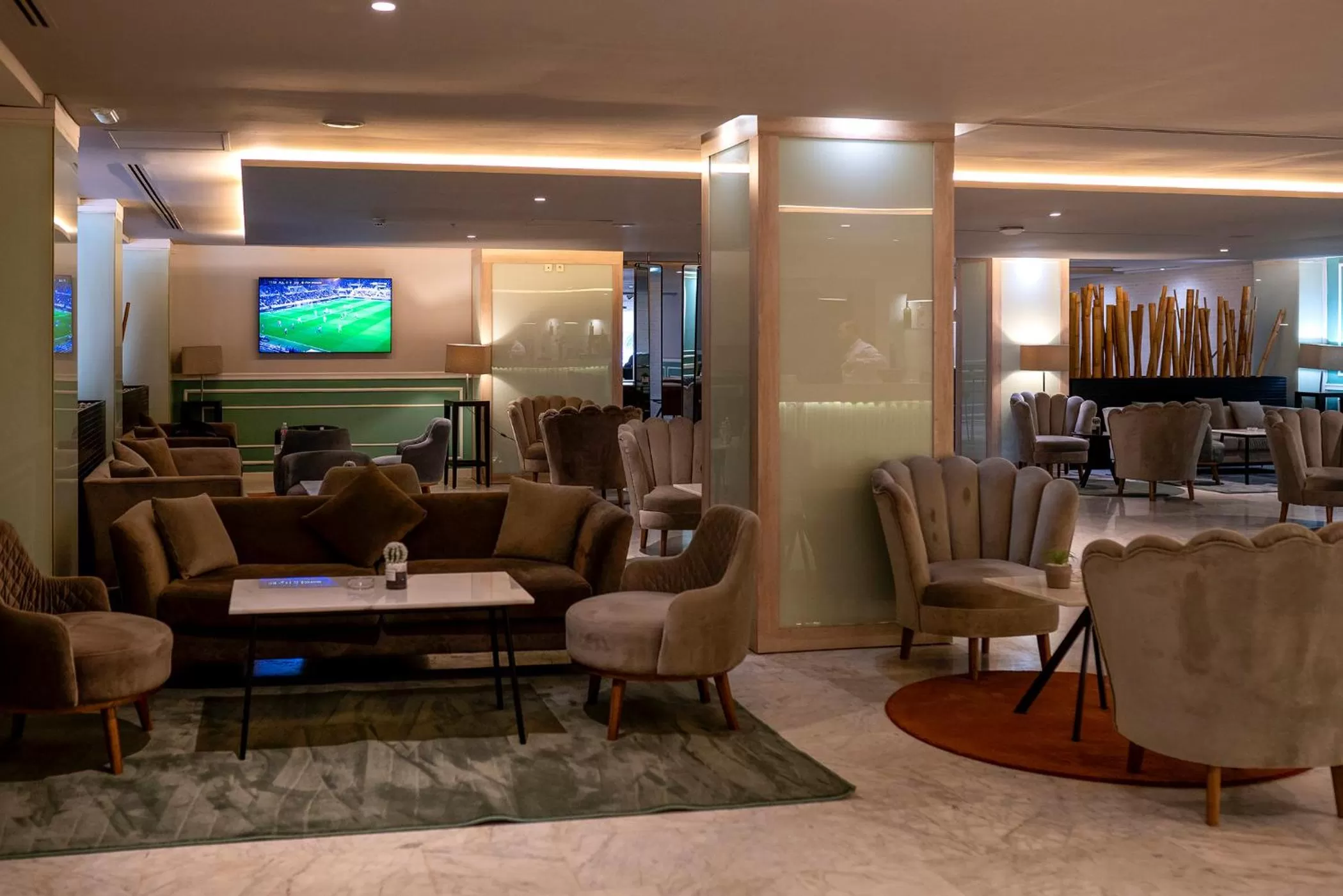 Lounge or bar in Golden Tulip El Mechtel