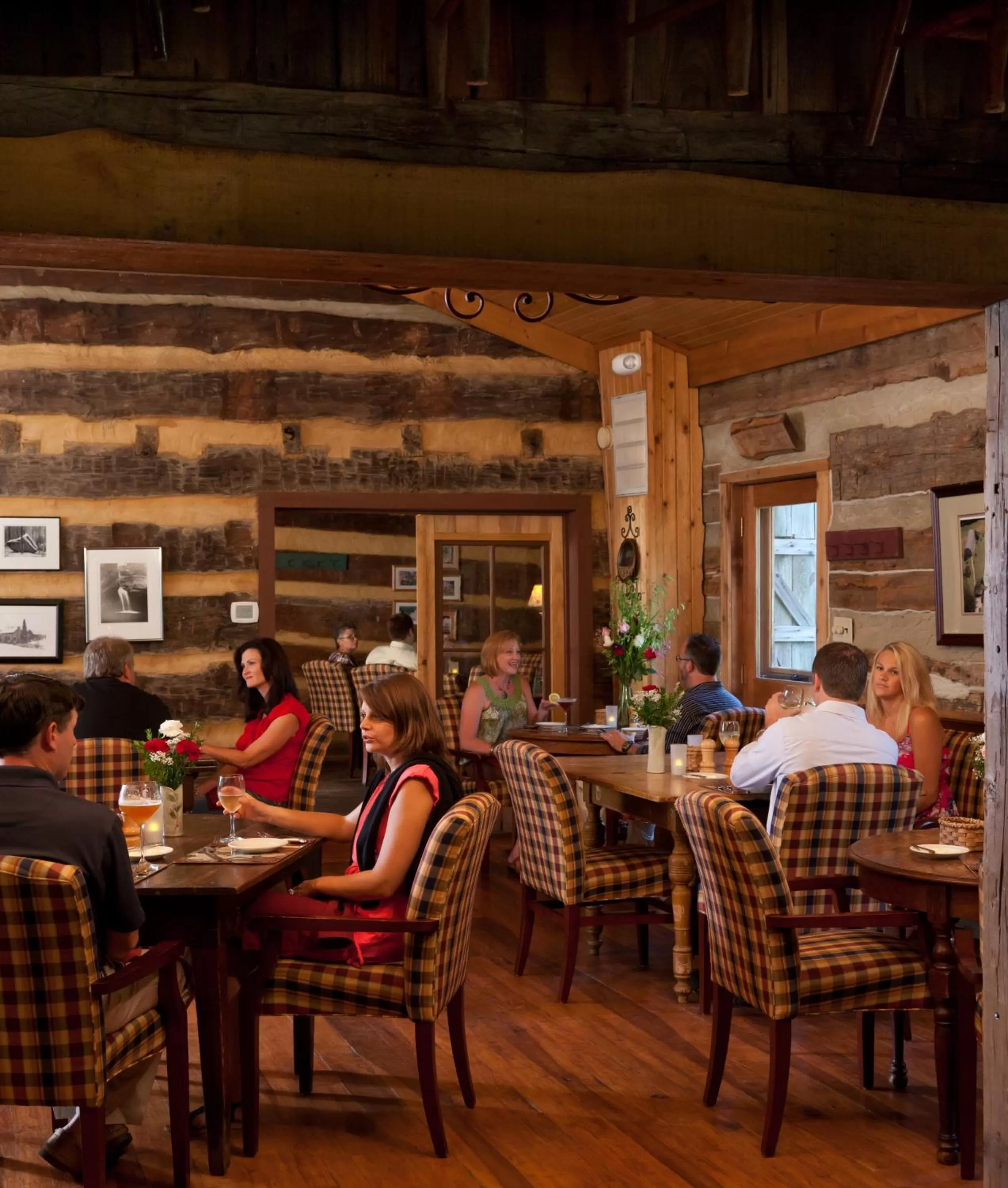 Restaurant/places to eat in Inn & Spa at Cedar Falls