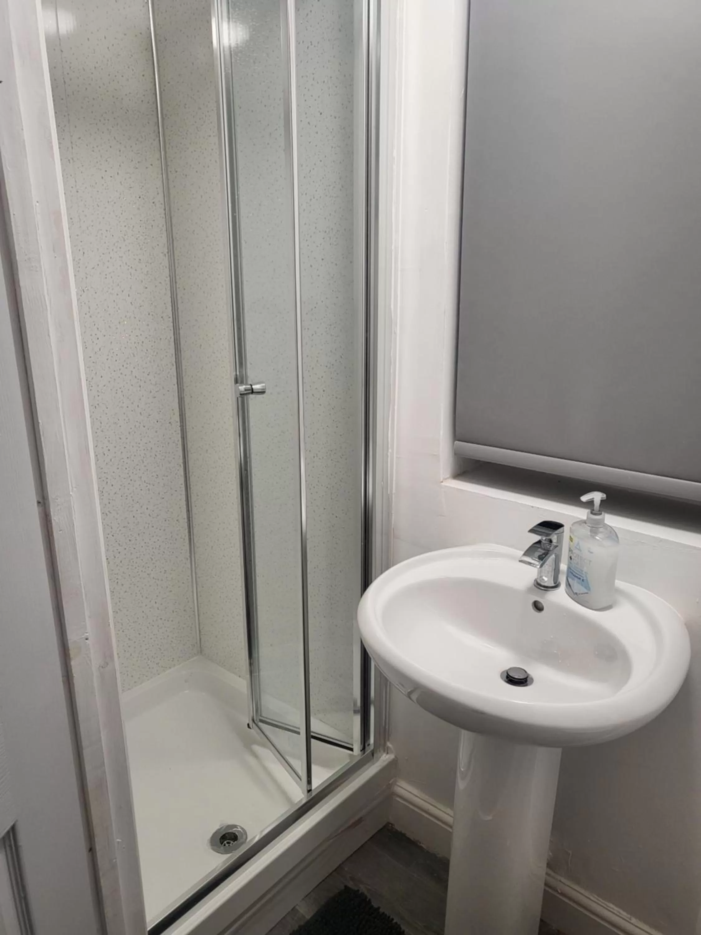 Shower, Bathroom in MM Sure Stay Accommodation - NG1