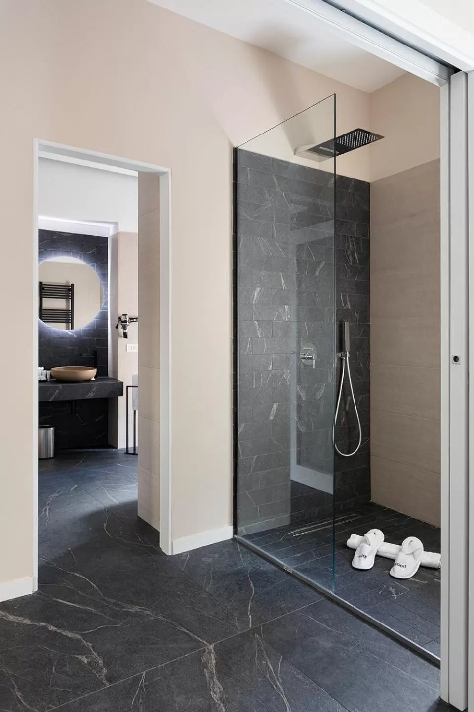 Bathroom, Bed in Hotel Poerio 25 Boutique Stay
