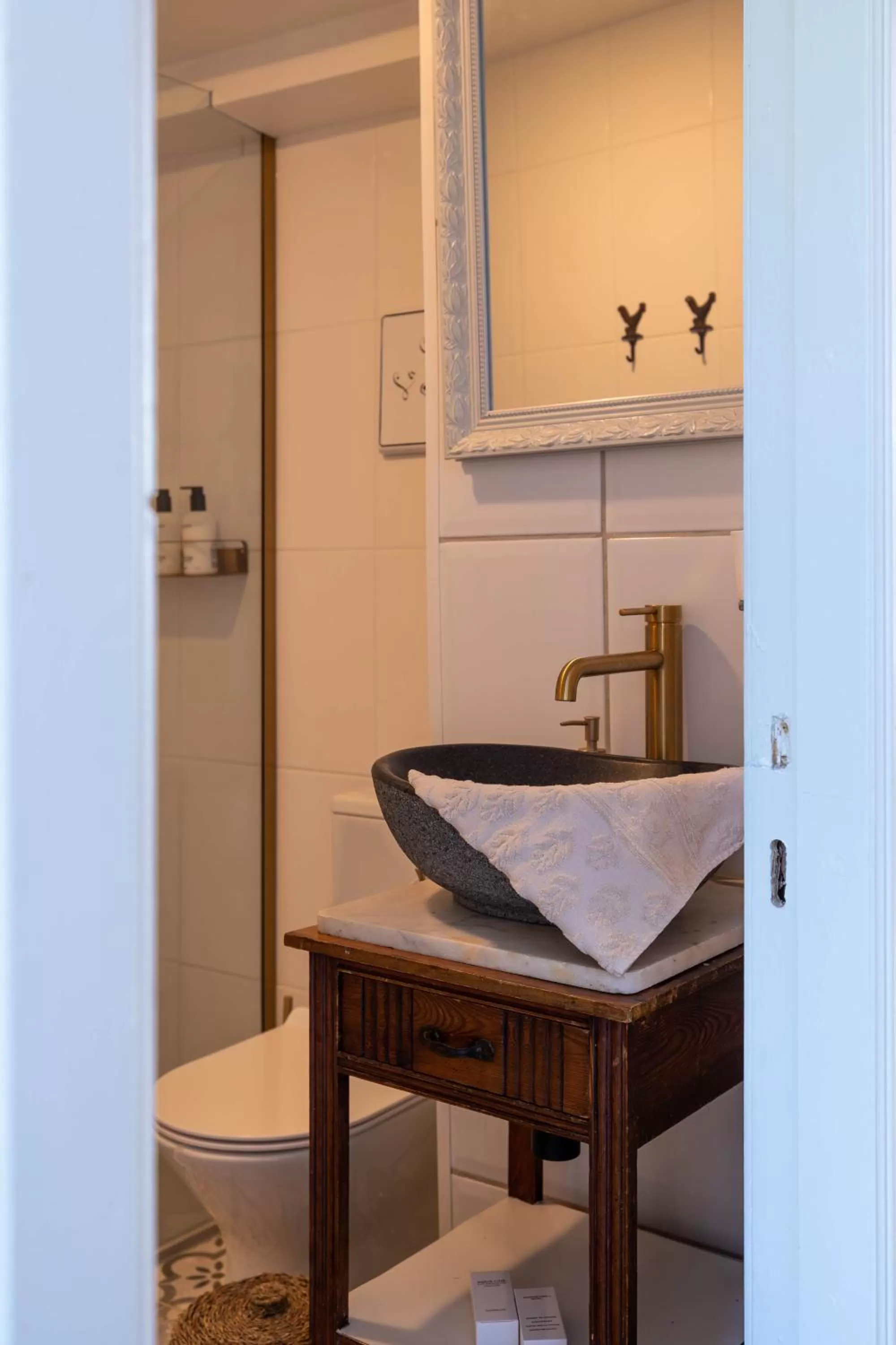 Bathroom in Huis van Loon