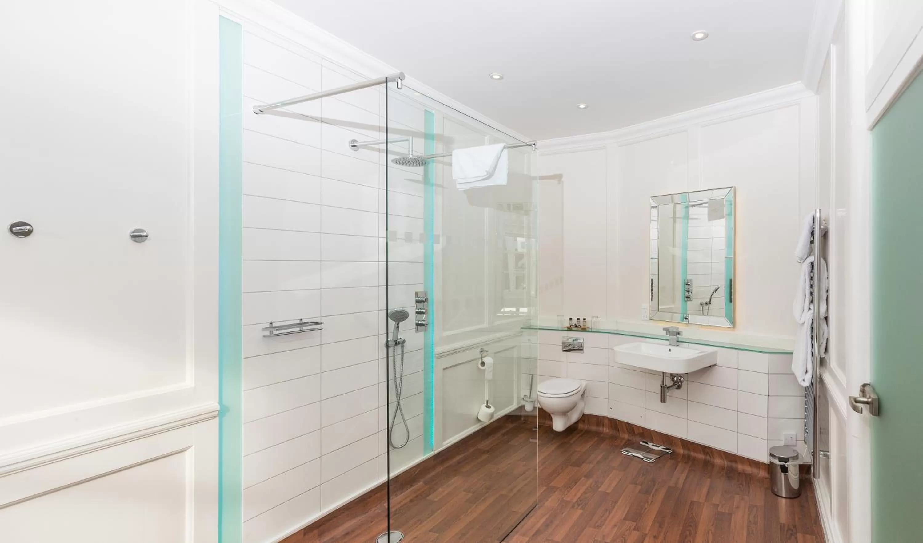 Shower in The Bell Inn Hotel