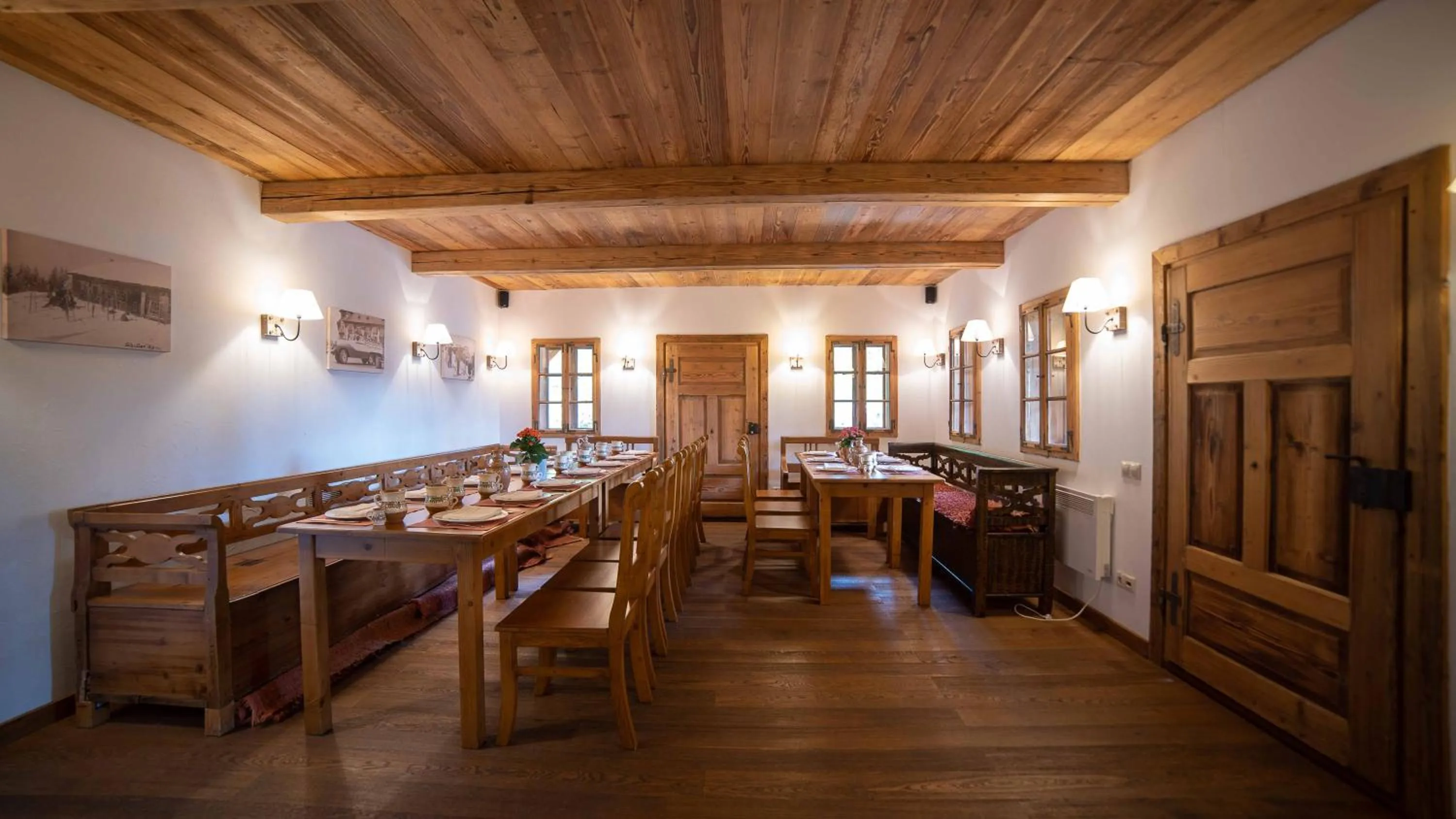 Staff in Teleferic Grand Hotel