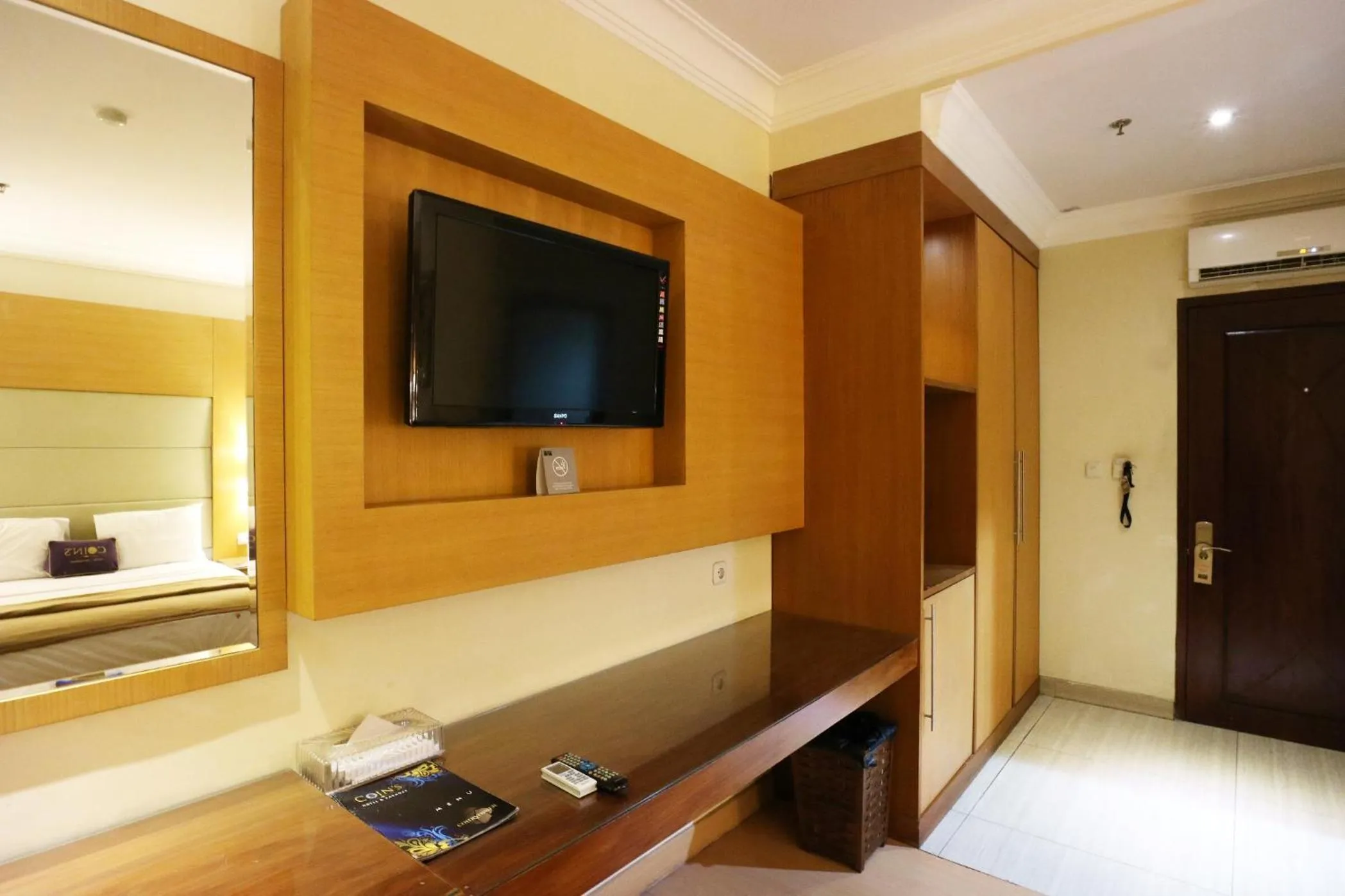 TV and multimedia in Coins Hotel Jakarta