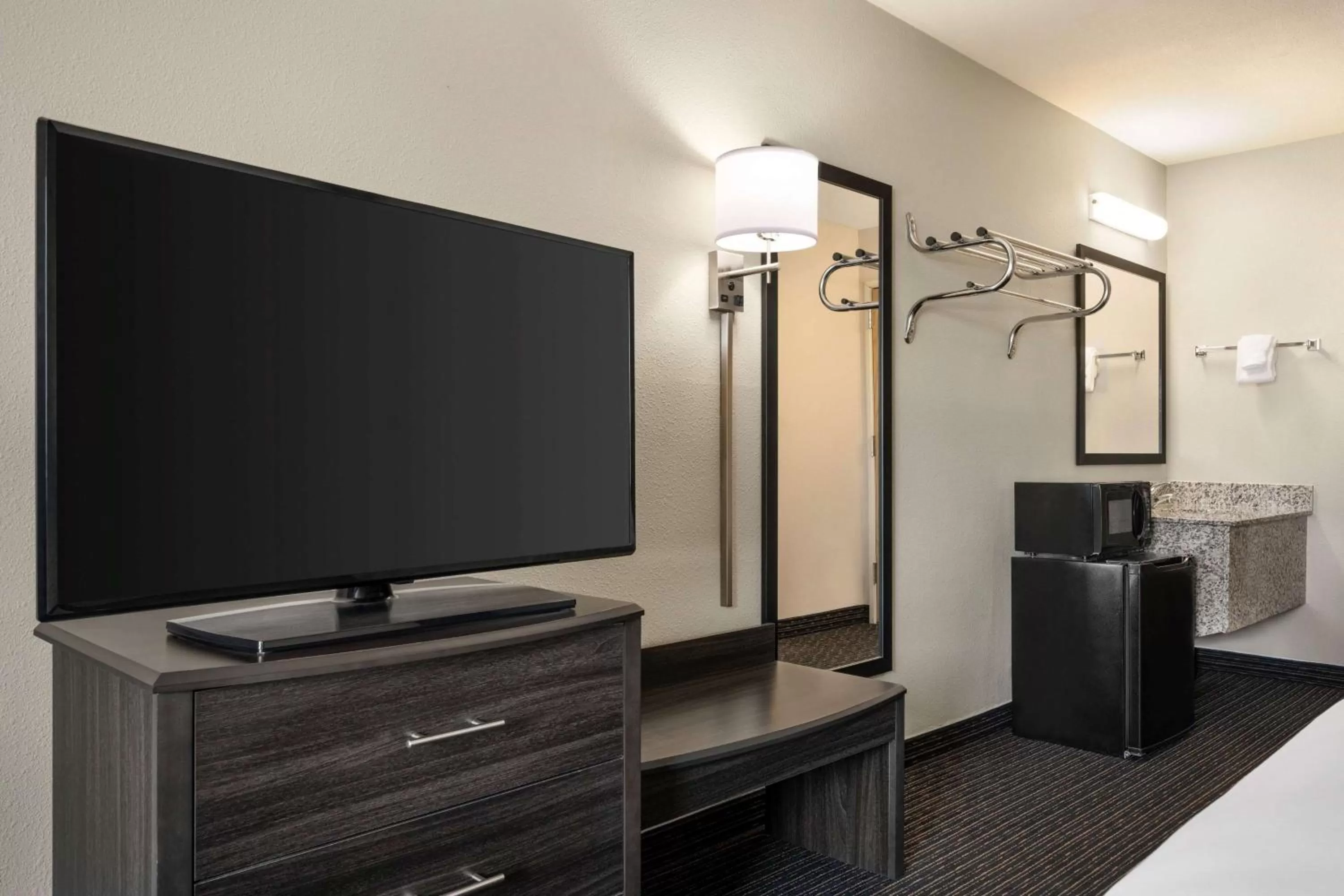 Photo of the whole room in Baymont by Wyndham Elko