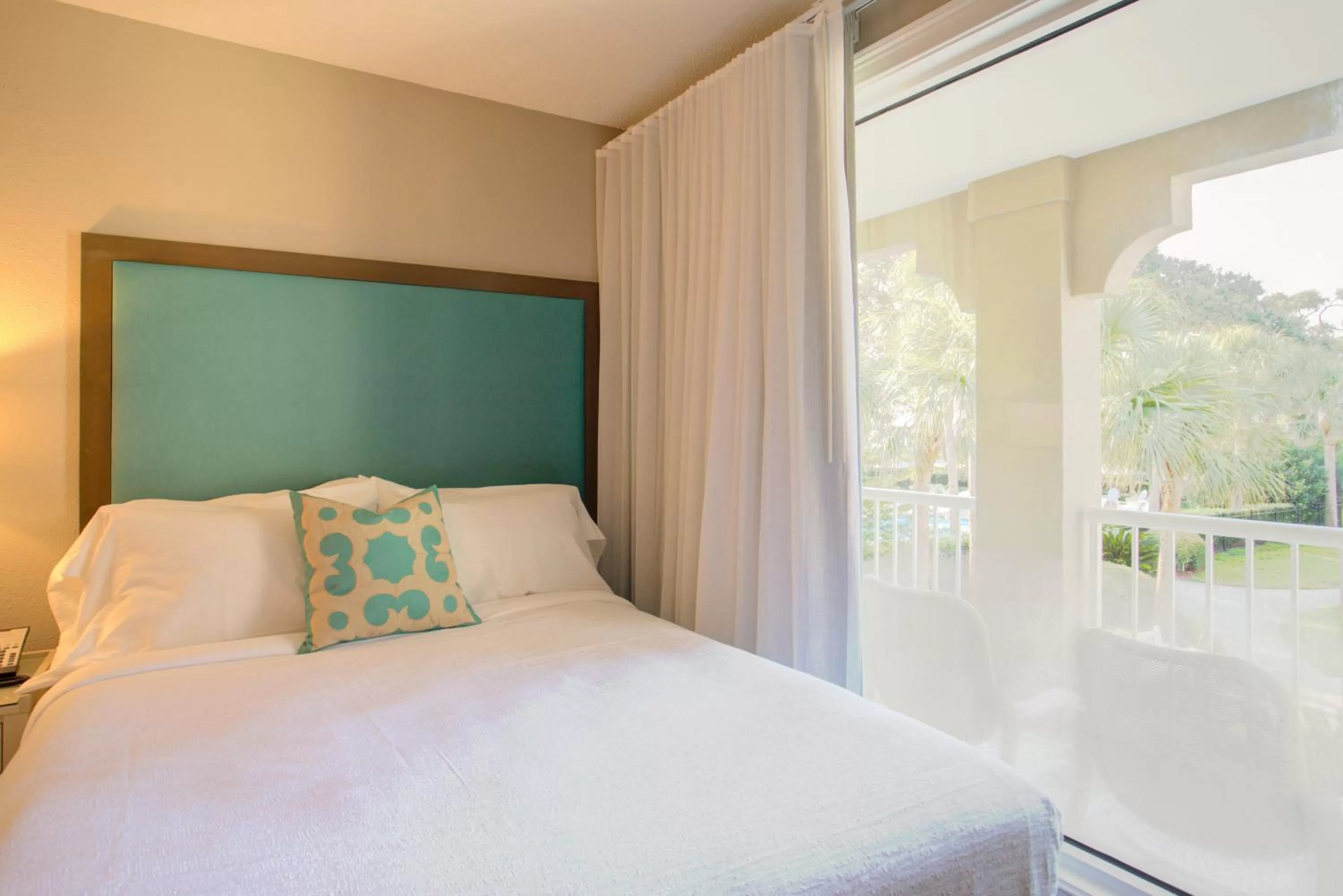 Bed in Beachview Club Hotel