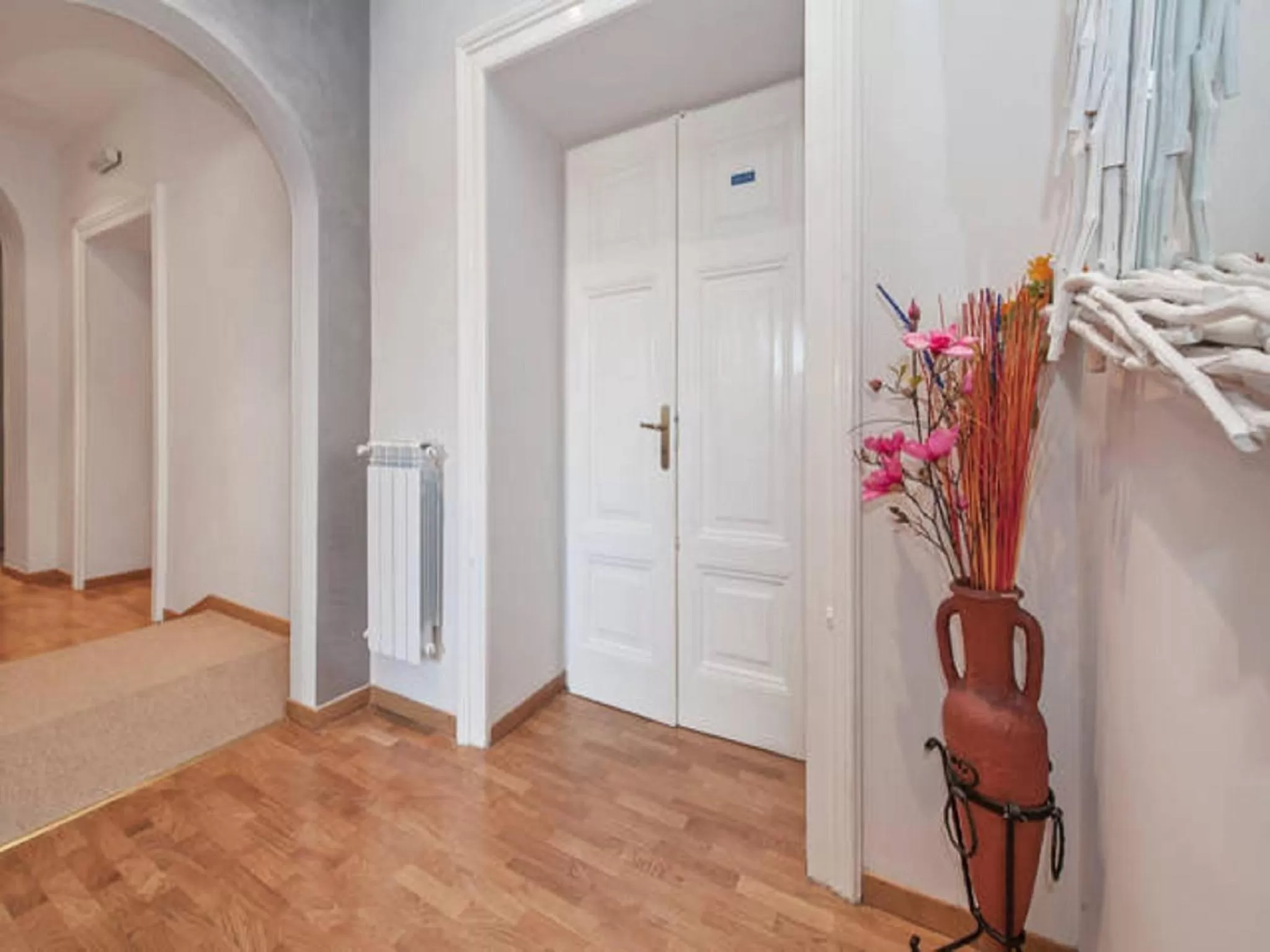 Facade/entrance in Sesto Suites Central