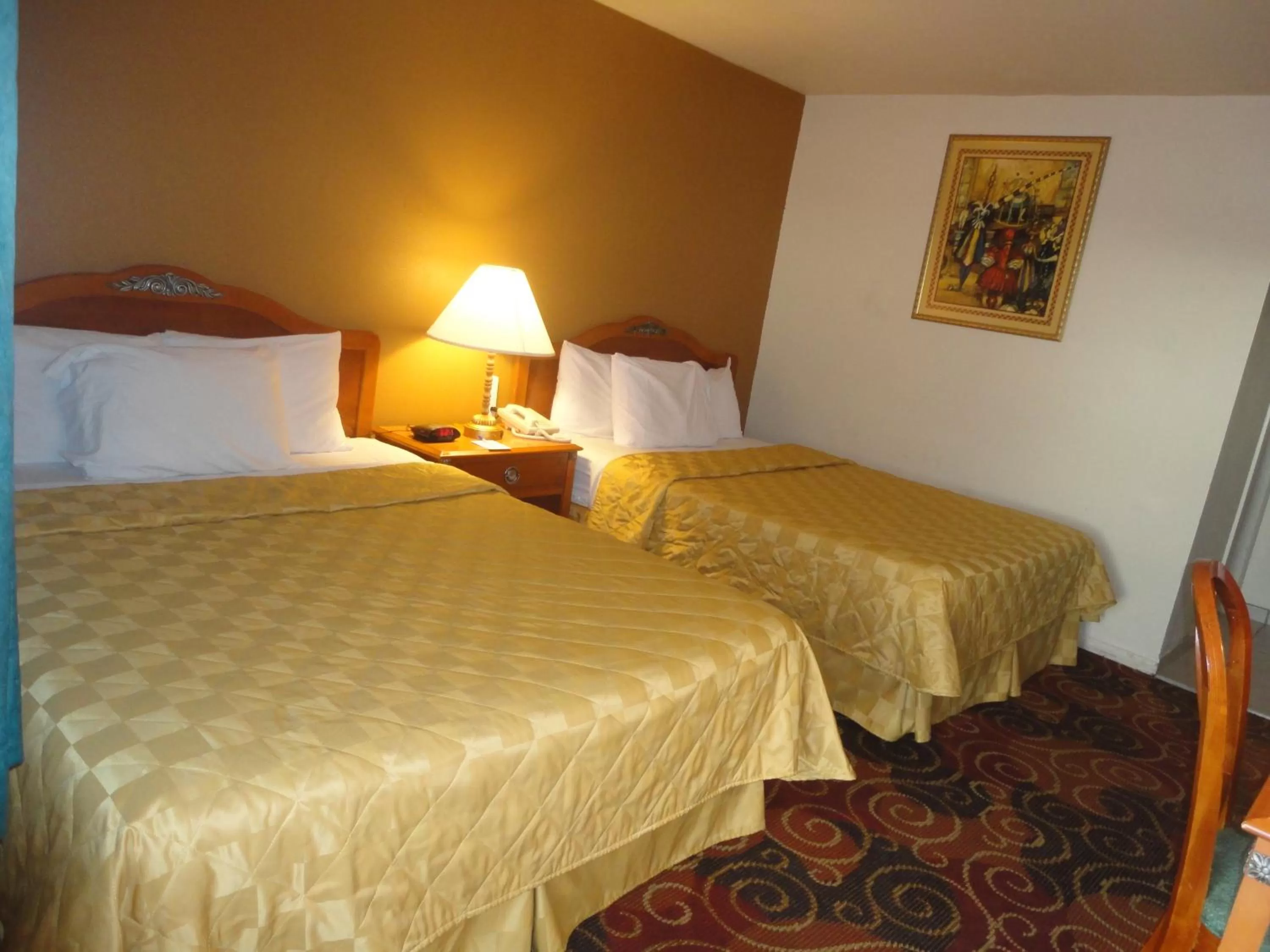 Bed in Americas Best Value Inn Santa Rosa, New Mexico