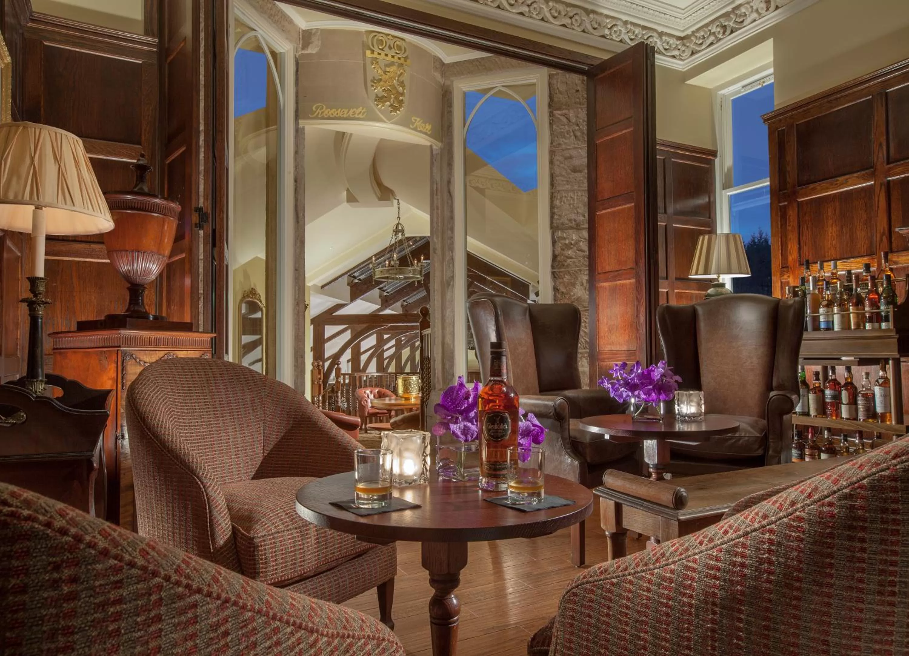 Lounge or bar in Crossbasket Castle, Hotel & Restaurant